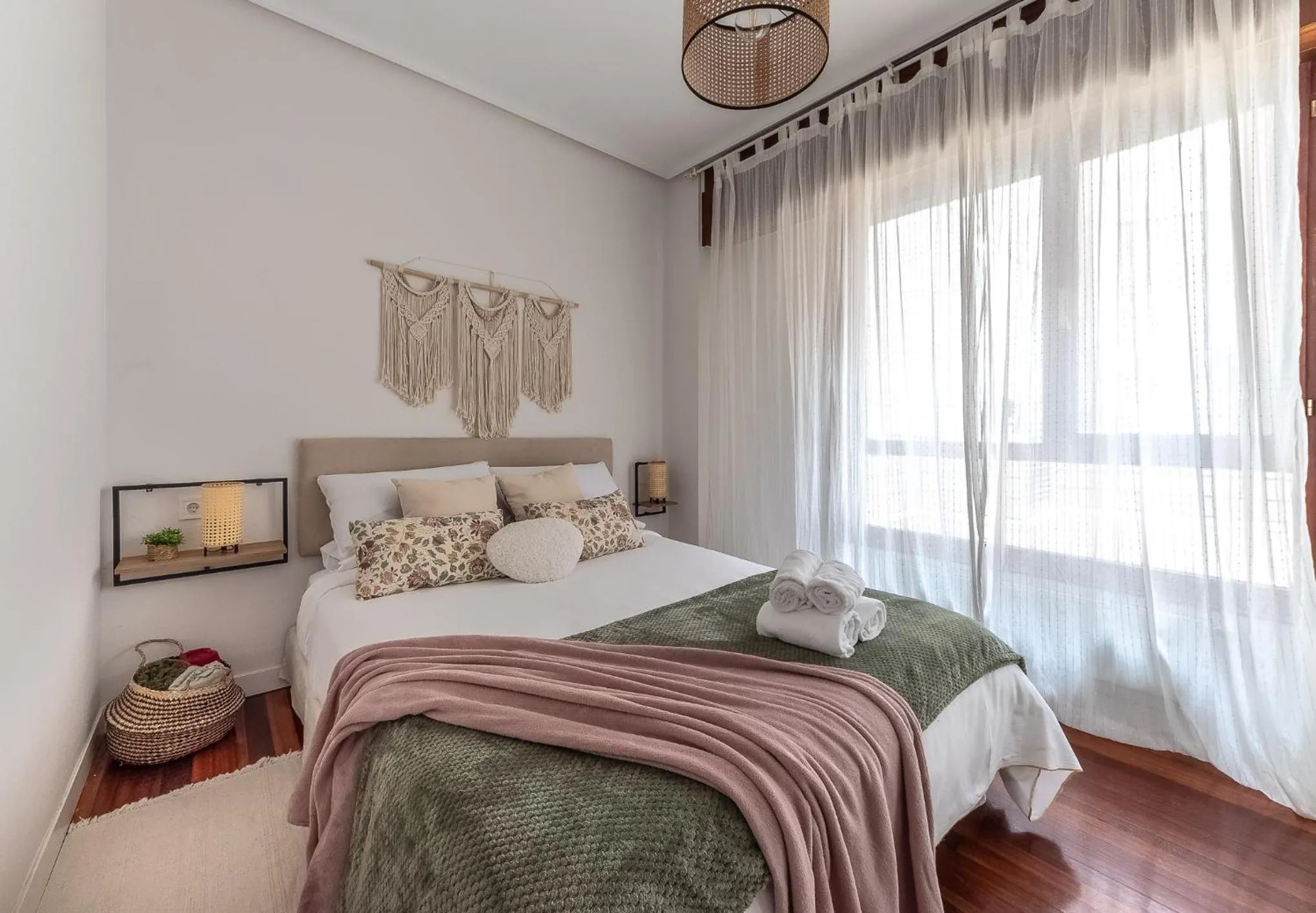 Photo of the whole room, Bed in Confort y buena ubicación - Bilbao centro