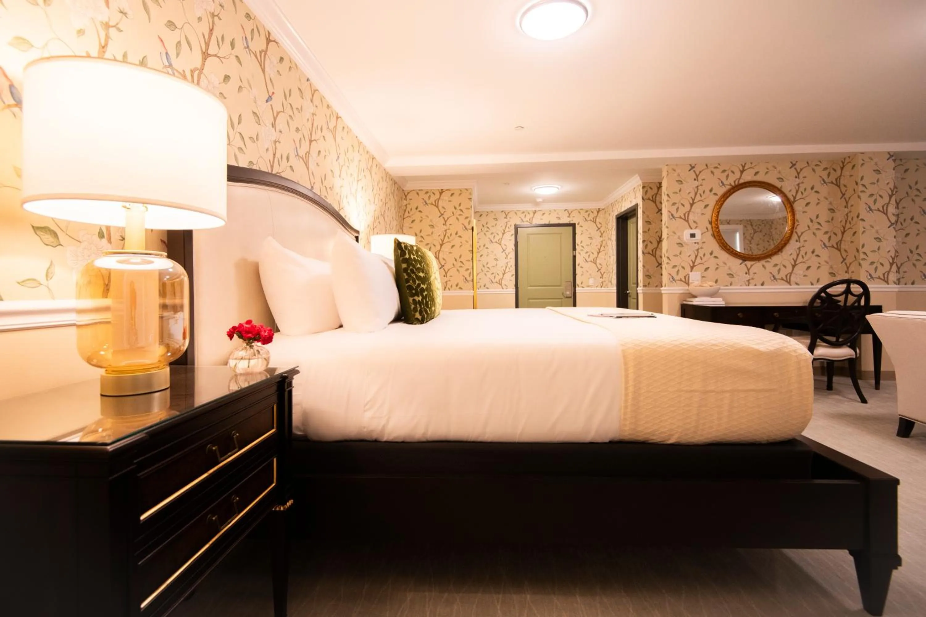 Bed in The Pathmaker Hotel