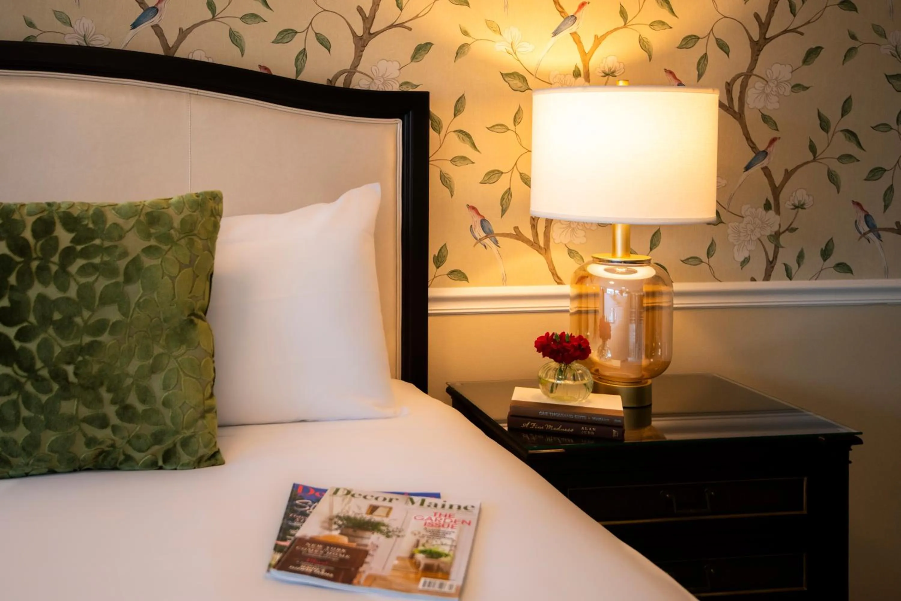 Bed in The Pathmaker Hotel