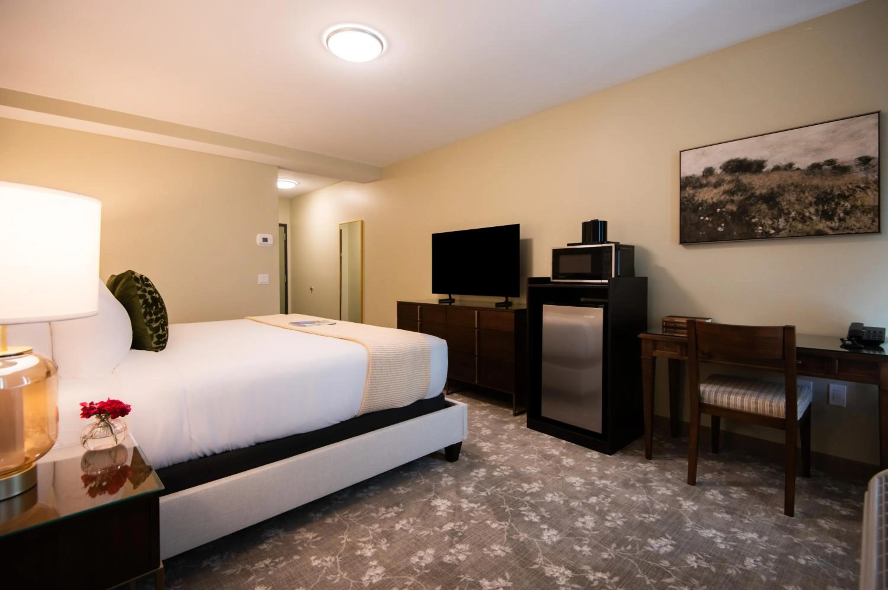 Bed in The Pathmaker Hotel