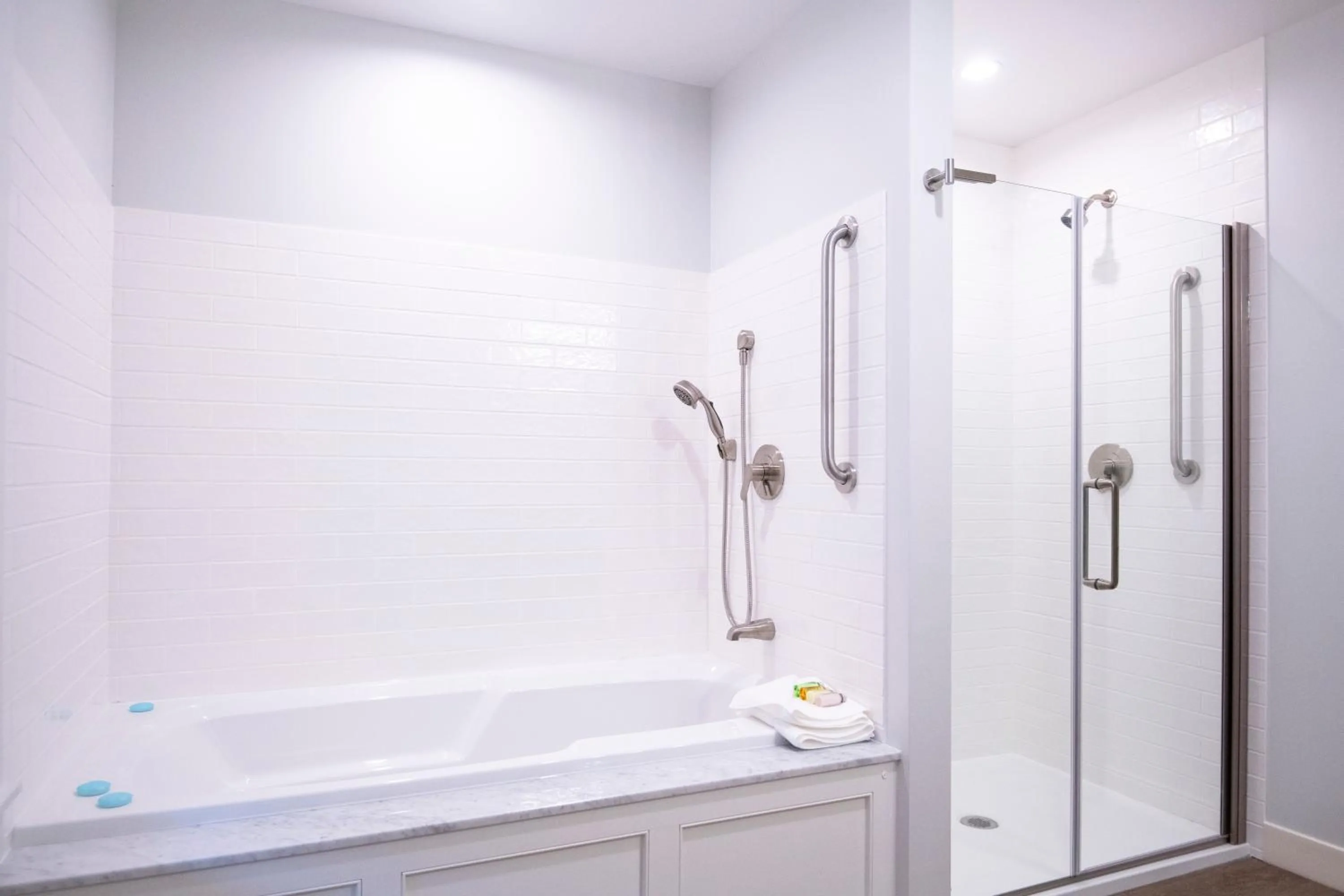 Shower in The Pathmaker Hotel