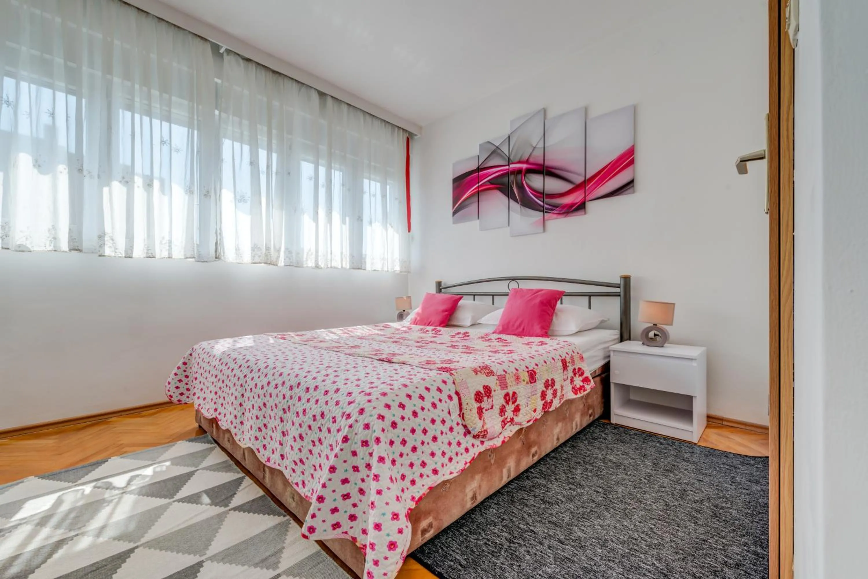 Bed in Rooms Alijev