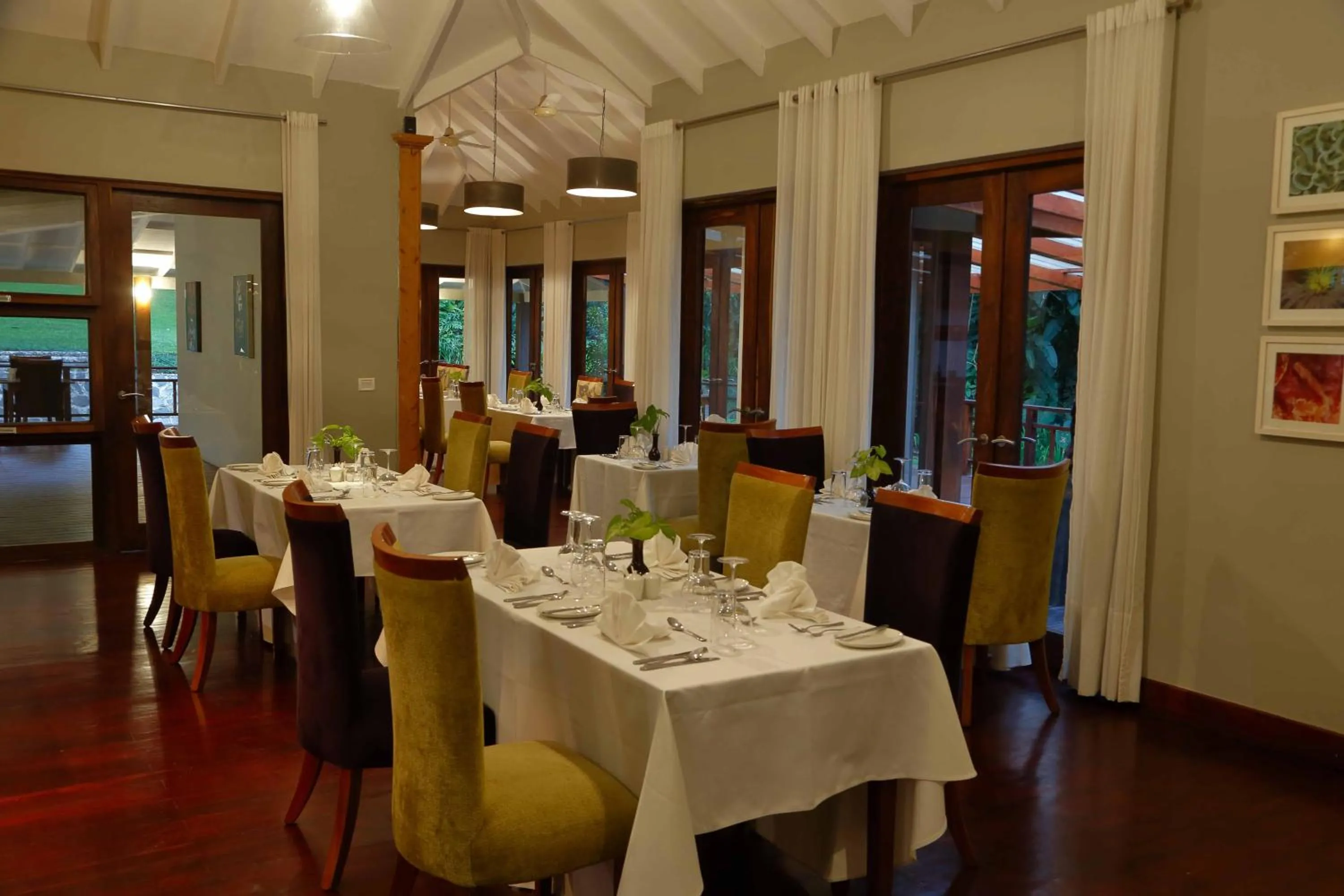 Restaurant/places to eat in Lake Duluti Lodge