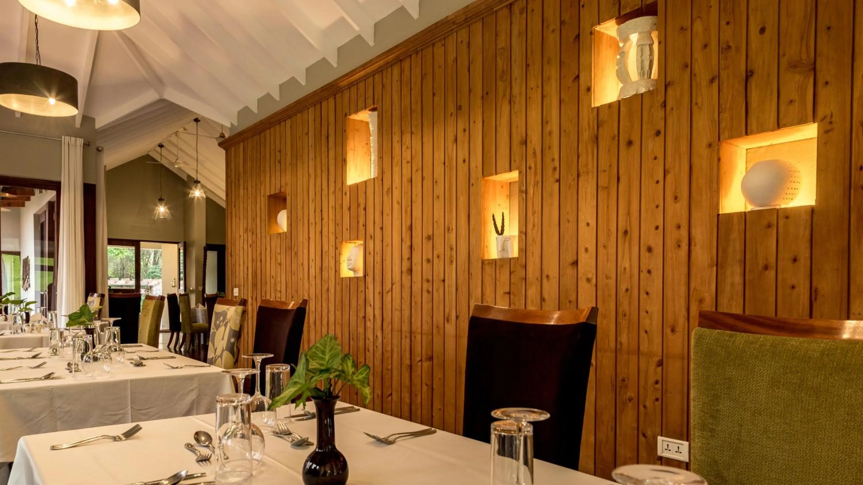 Restaurant/places to eat in Lake Duluti Lodge