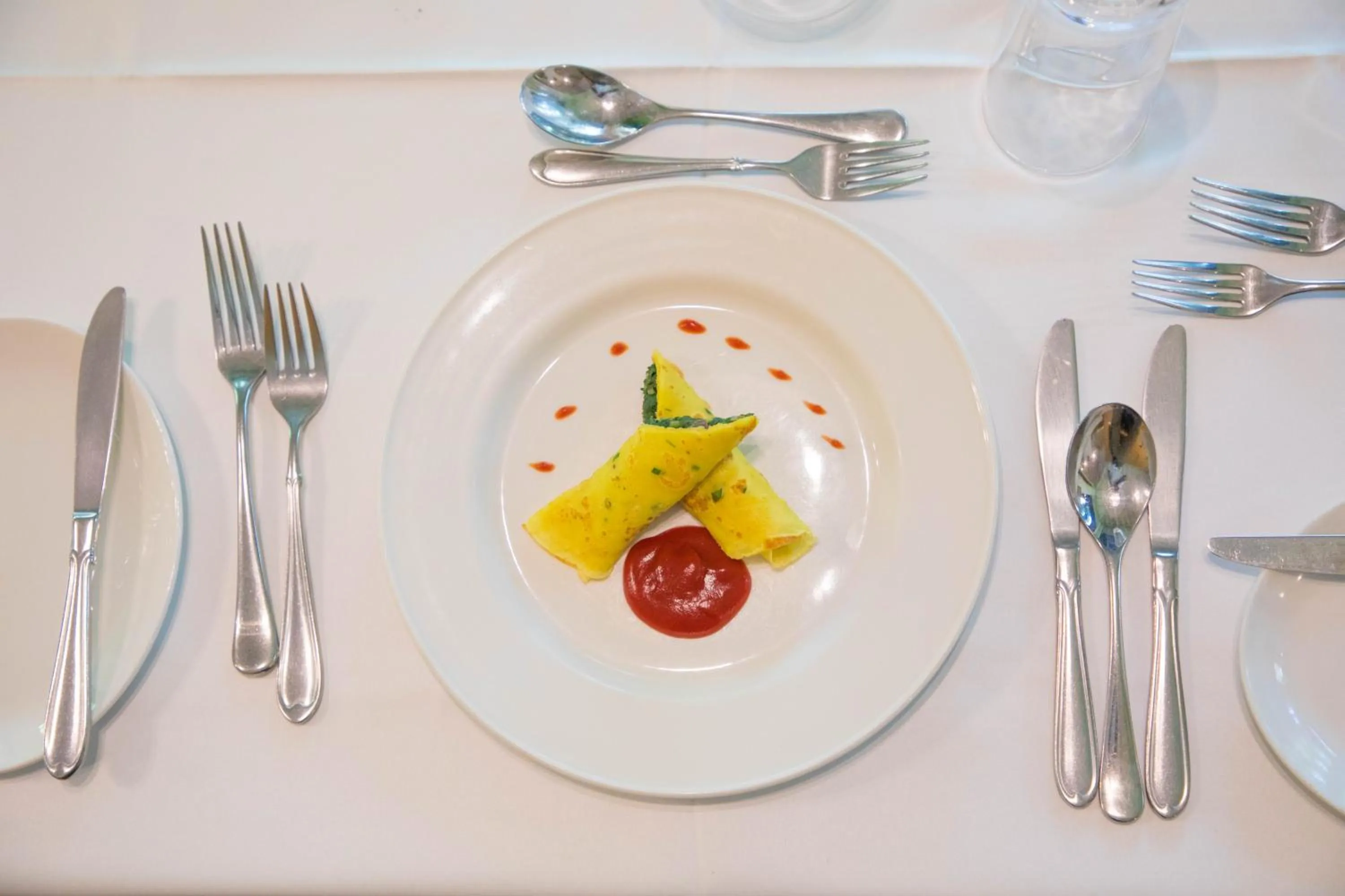 Restaurant/places to eat in Lake Duluti Lodge