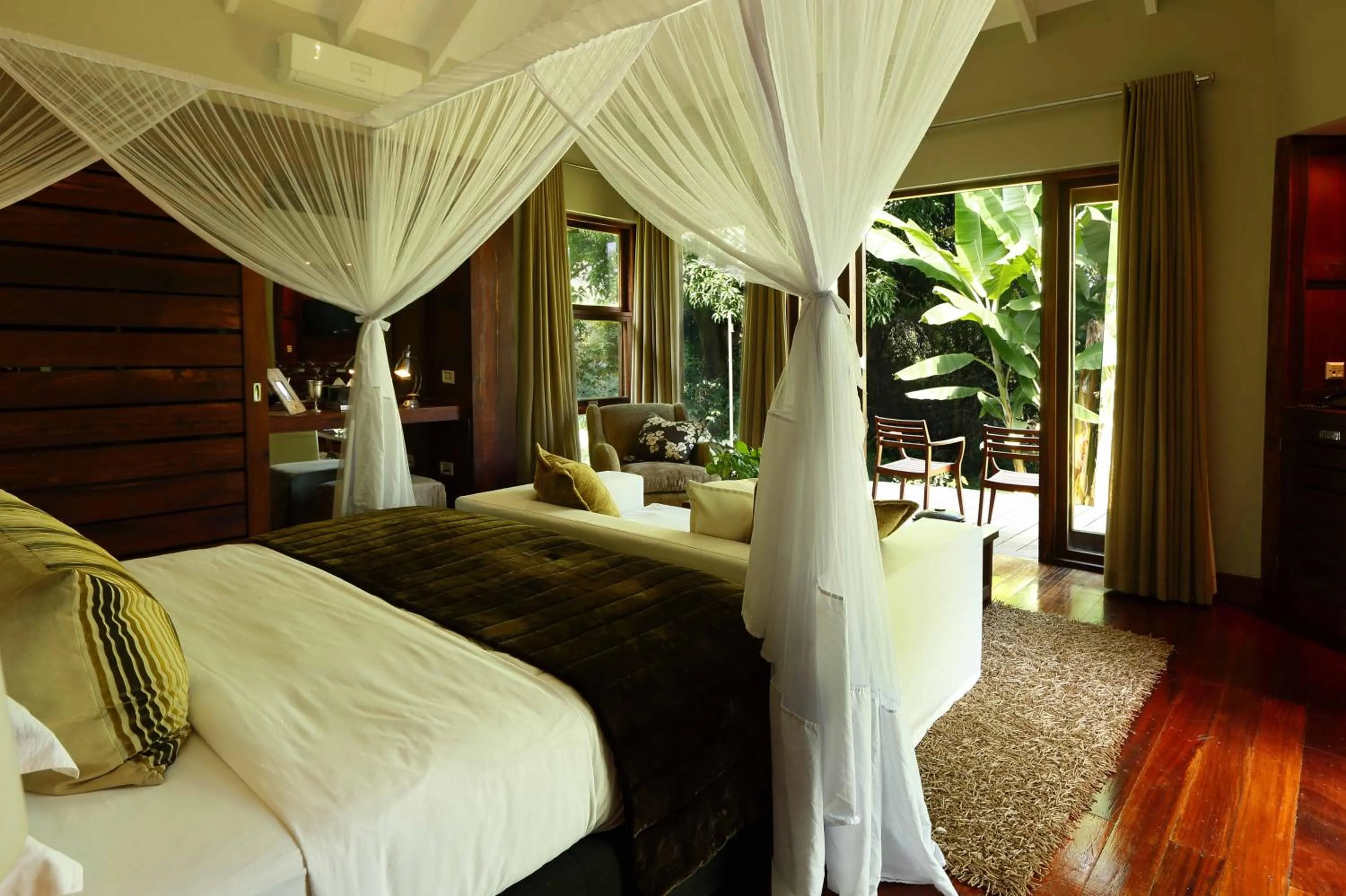 Photo of the whole room, Bed in Lake Duluti Lodge
