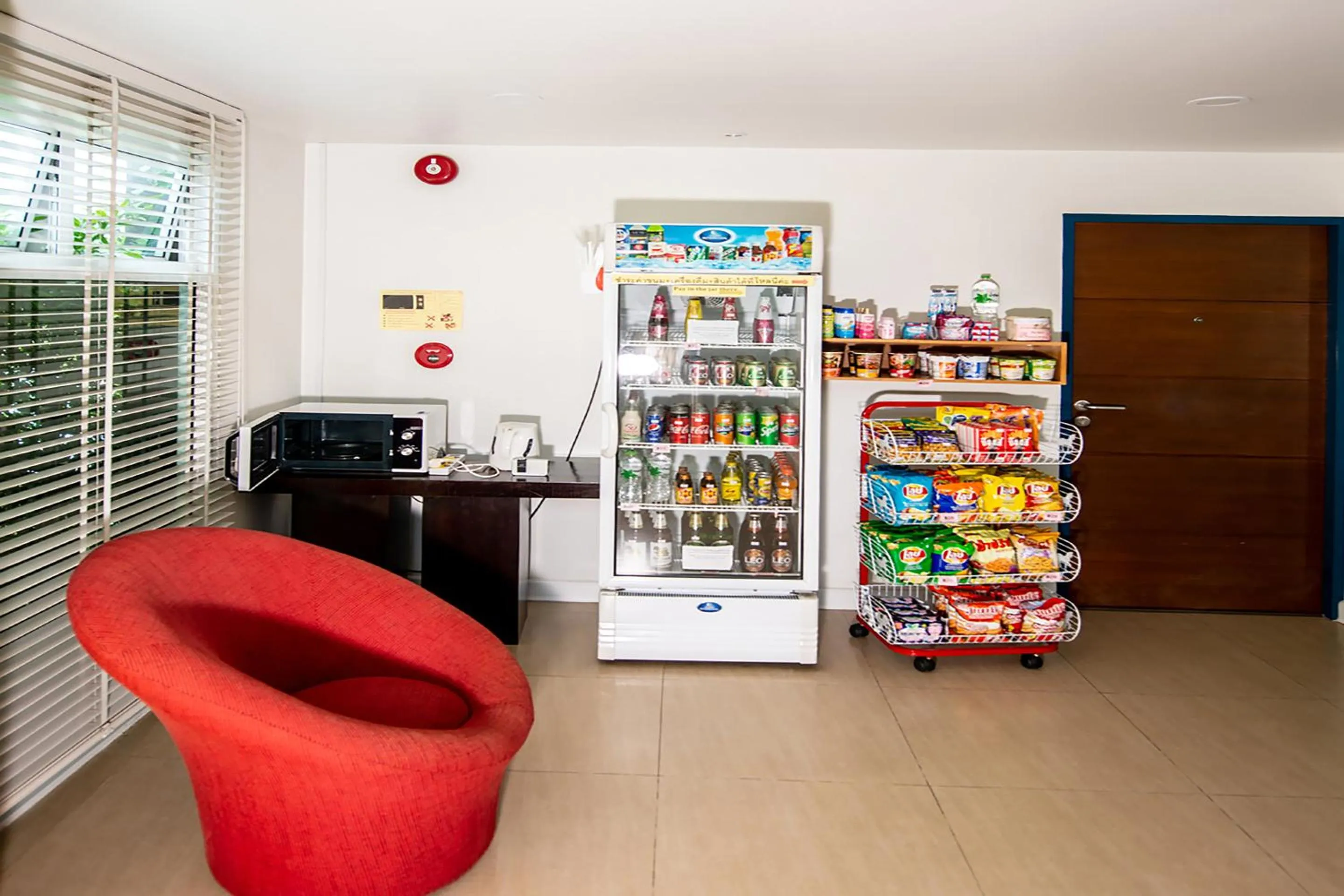 Drinks in Shyne Place