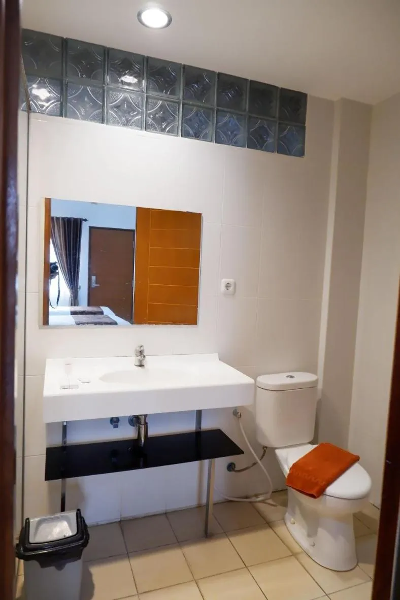 Bathroom in Hotel Netral Jombang