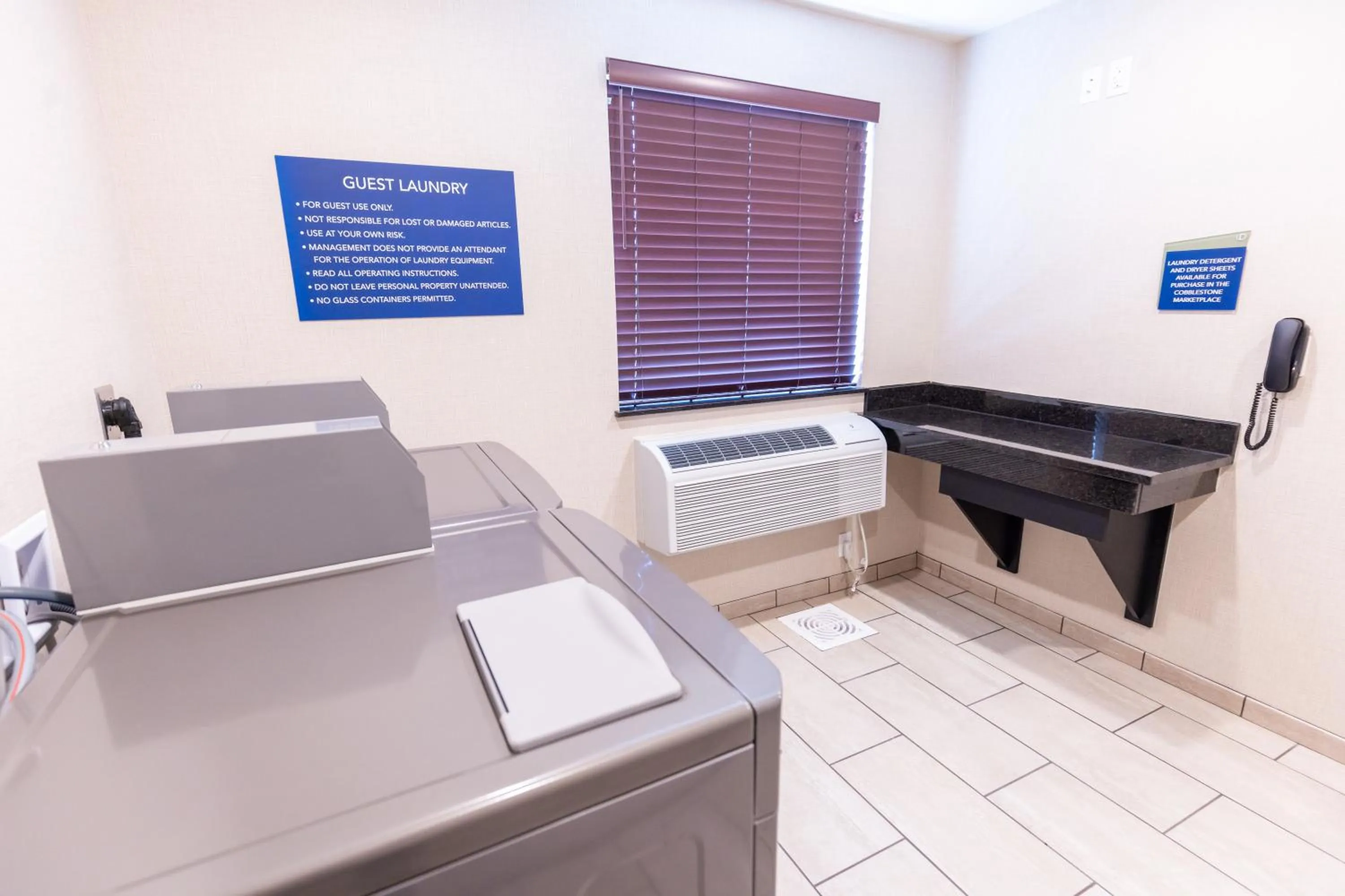 Cobblestone Inn & Suites - Winters