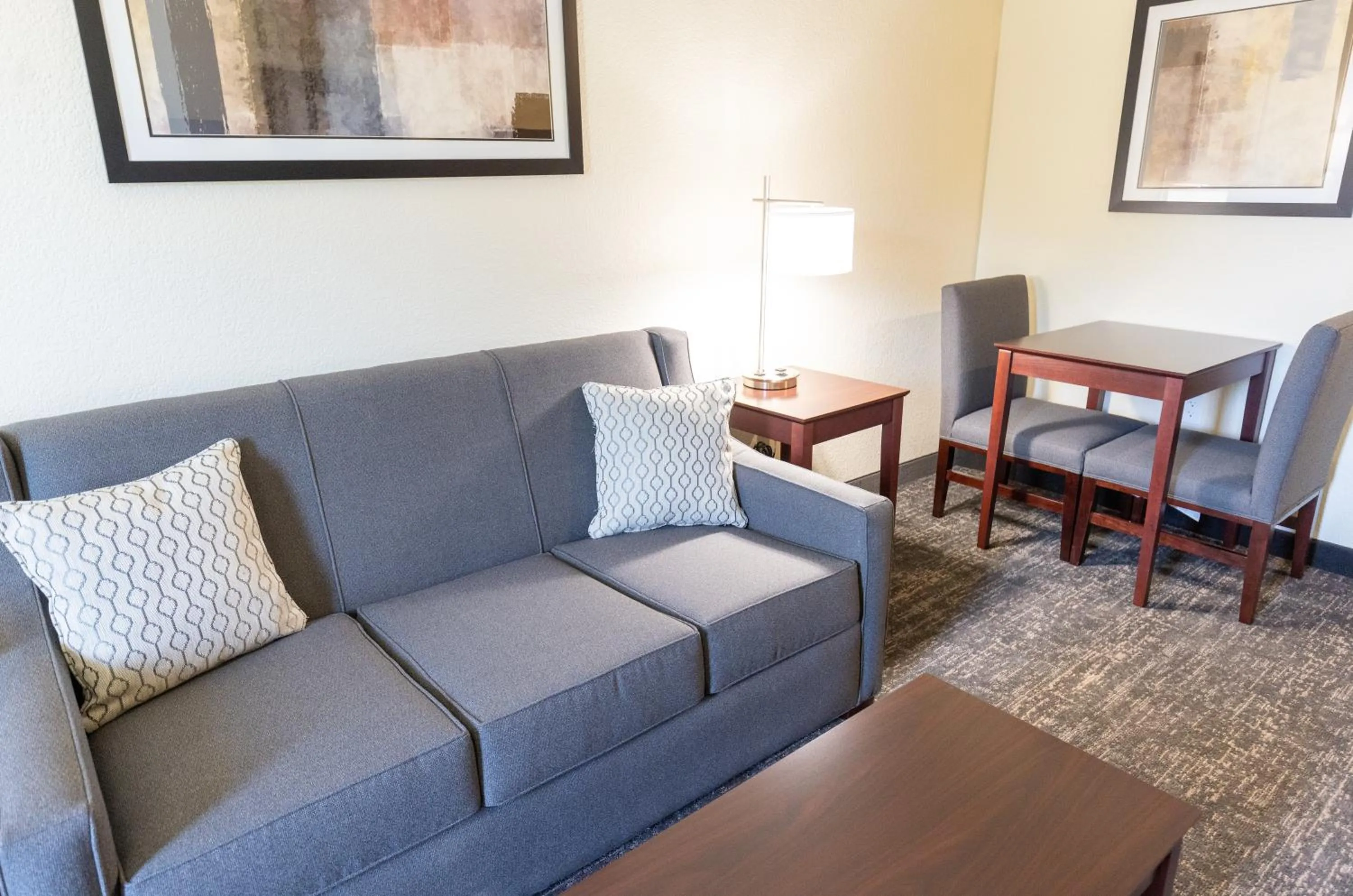 Cobblestone Inn & Suites - Winters