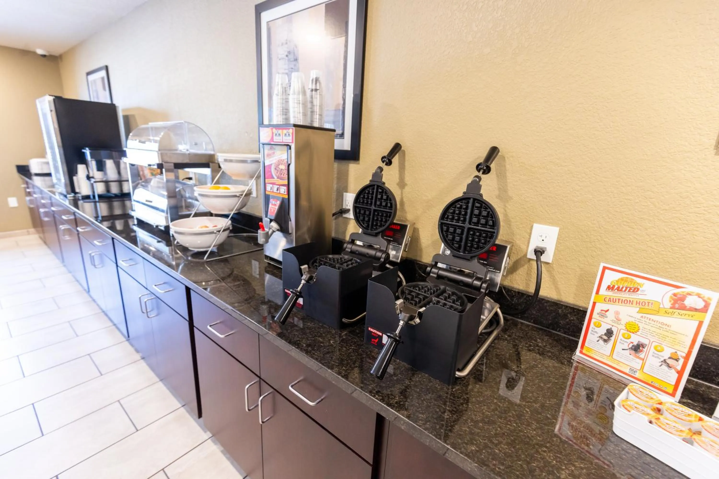 Cobblestone Inn & Suites - Winters