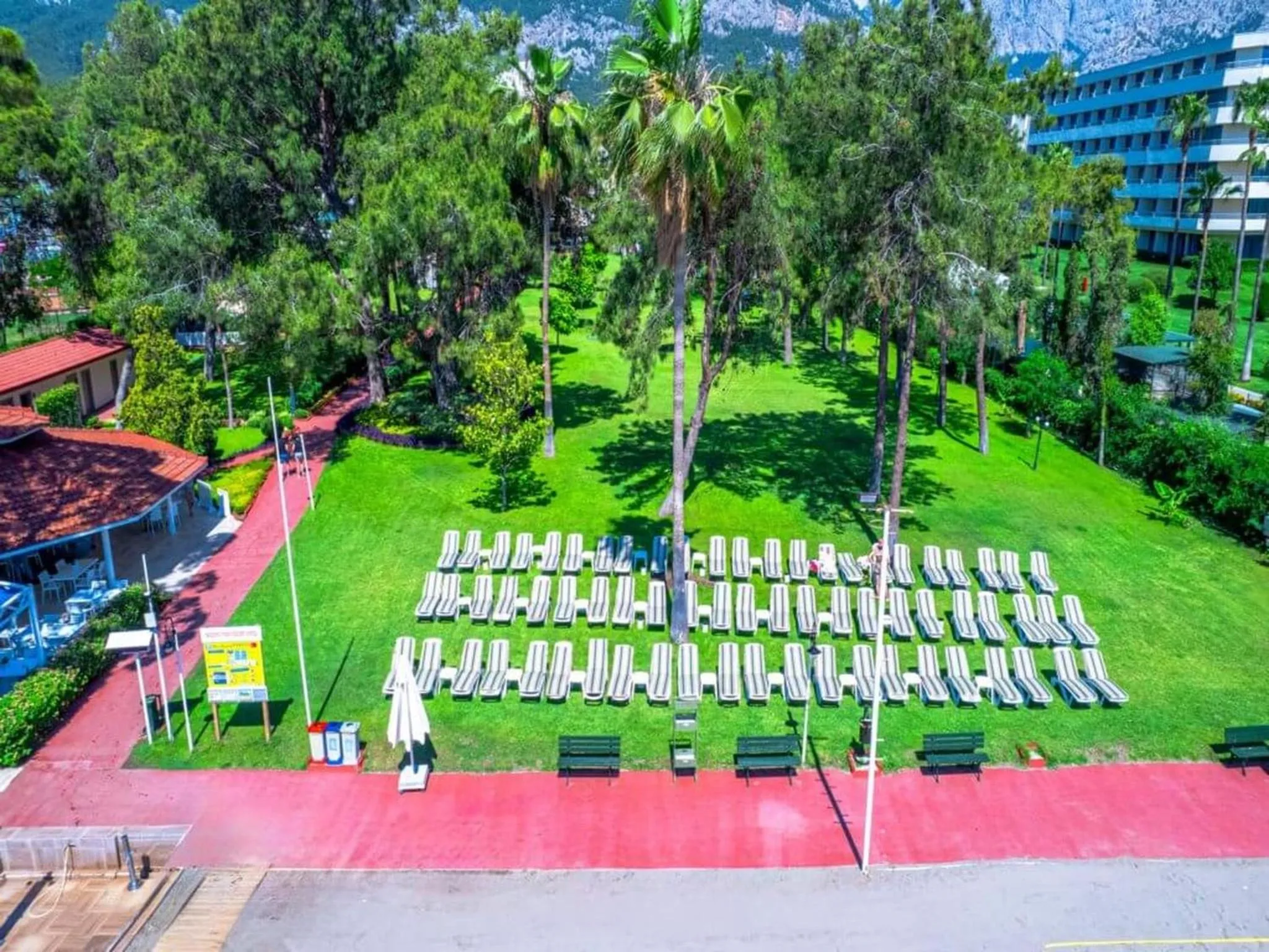 sunbed in Queen's Park Resort Göynük