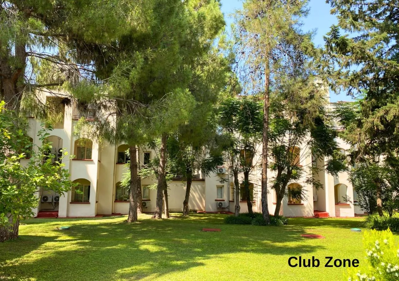 Property building in Queen's Park Resort Göynük