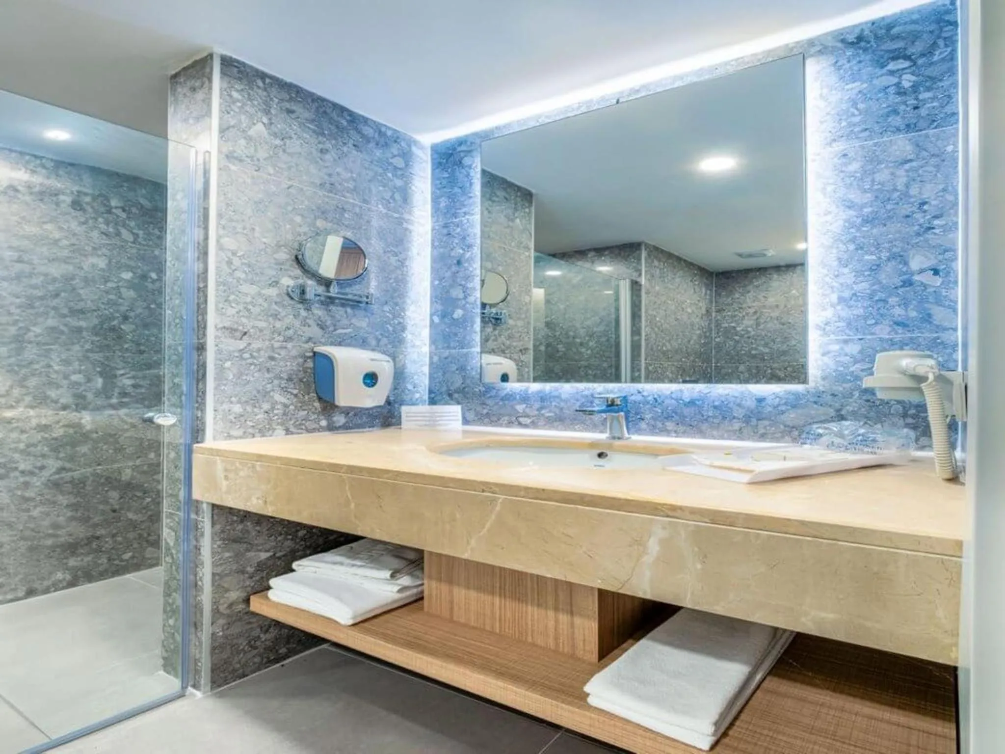 Shower in Queen's Park Resort Göynük