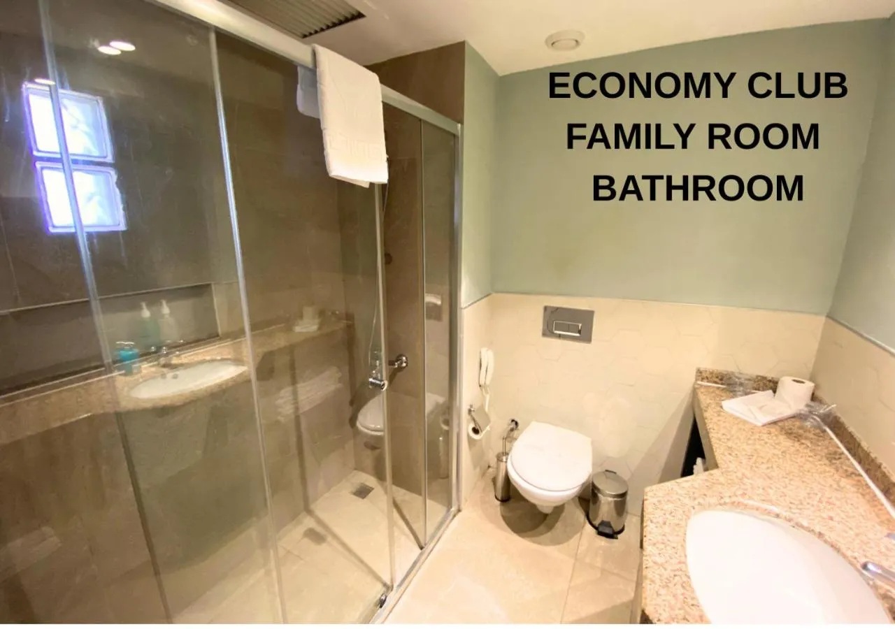 Shower in Queen's Park Resort Göynük