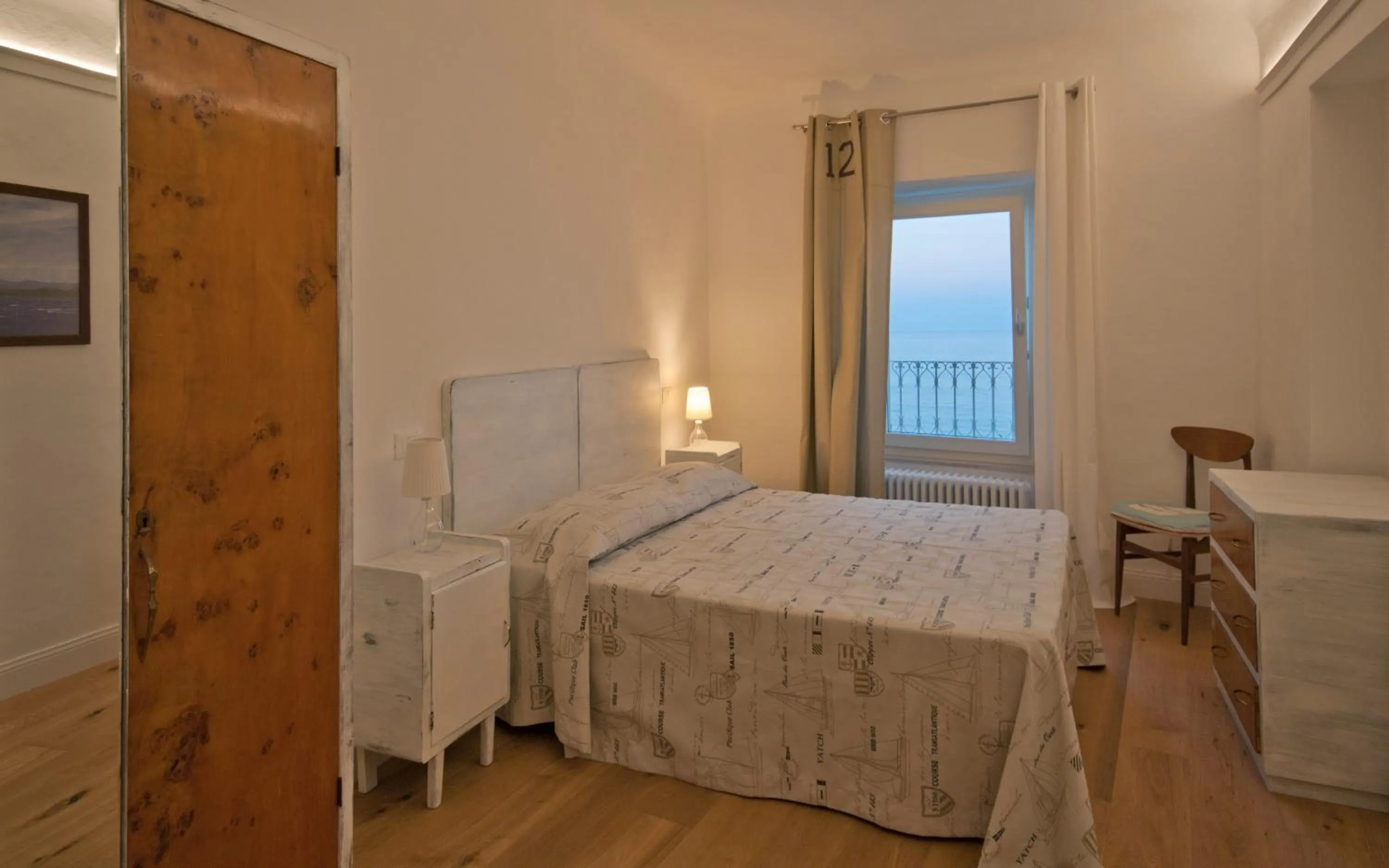 View (from property/room), Bed in B&B Tre Finestre sul Mare
