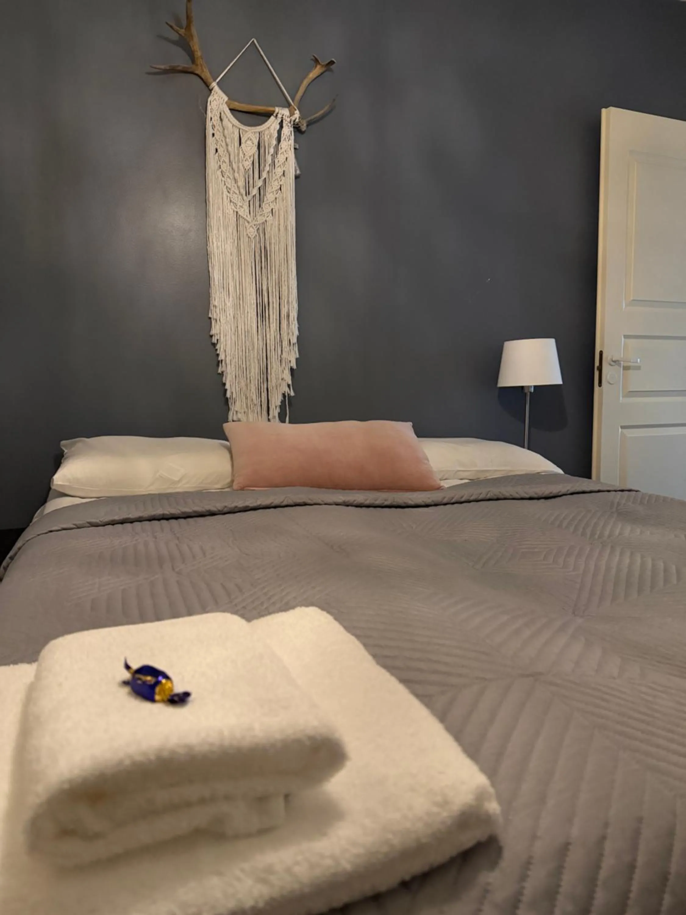 Bed in Cozy home near Santa
