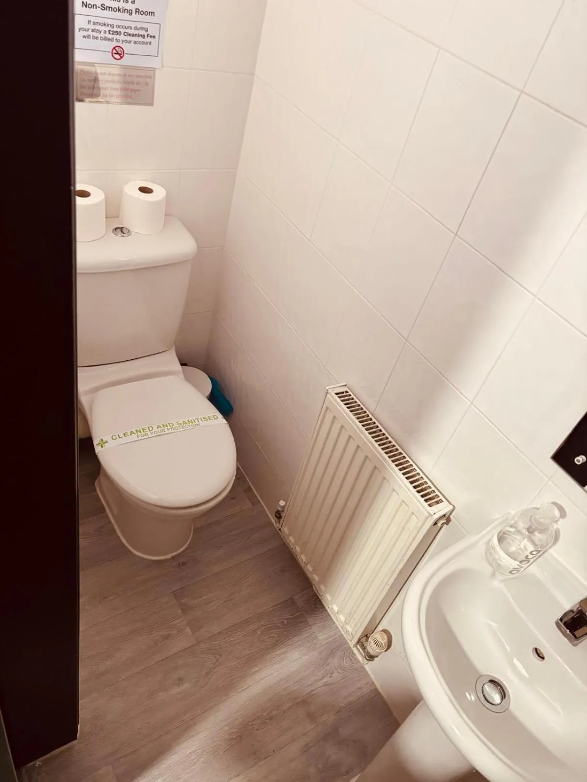 Acorn Lodge Hotel Gatwick & Parking