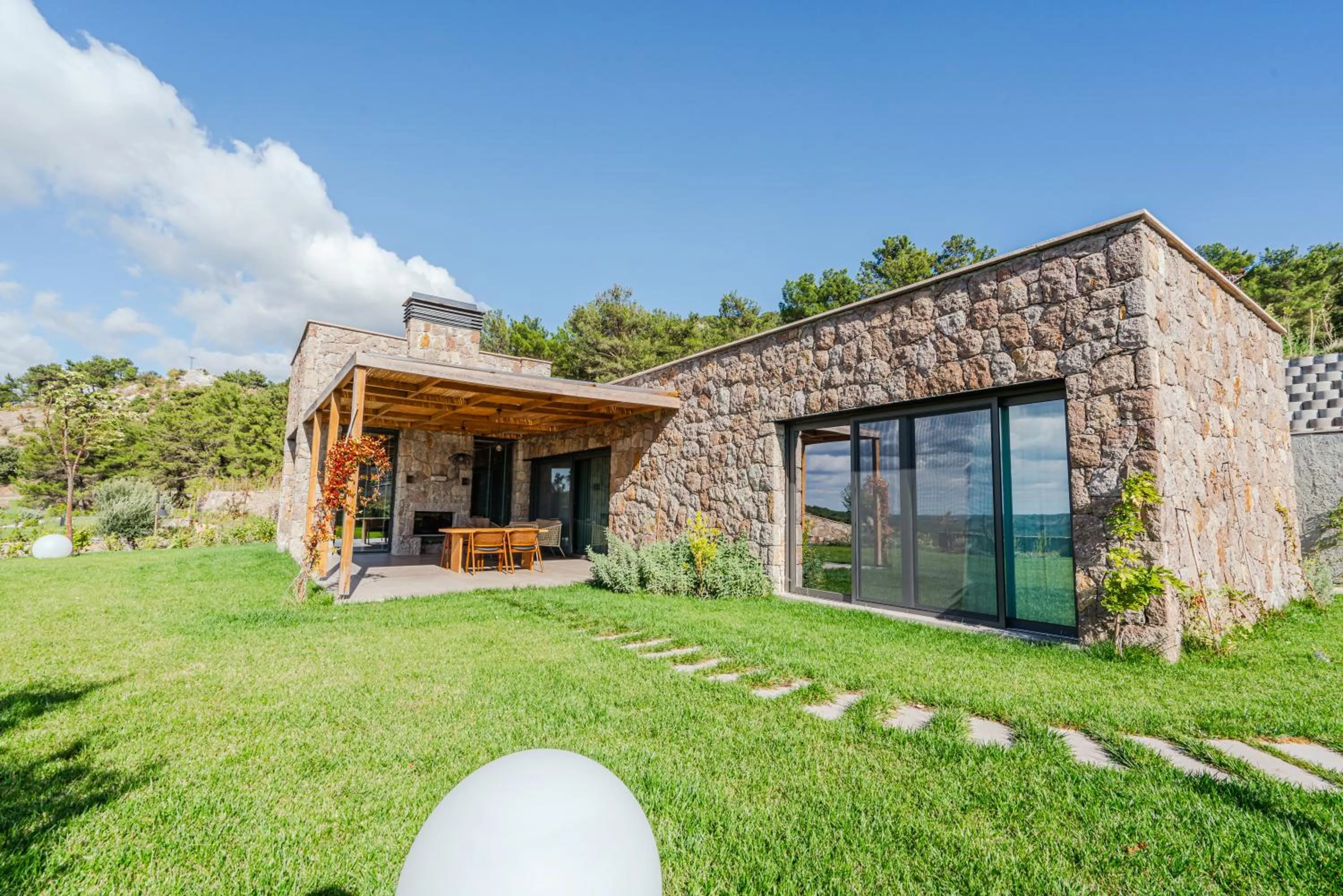 Property building in Cabras Kazdağları