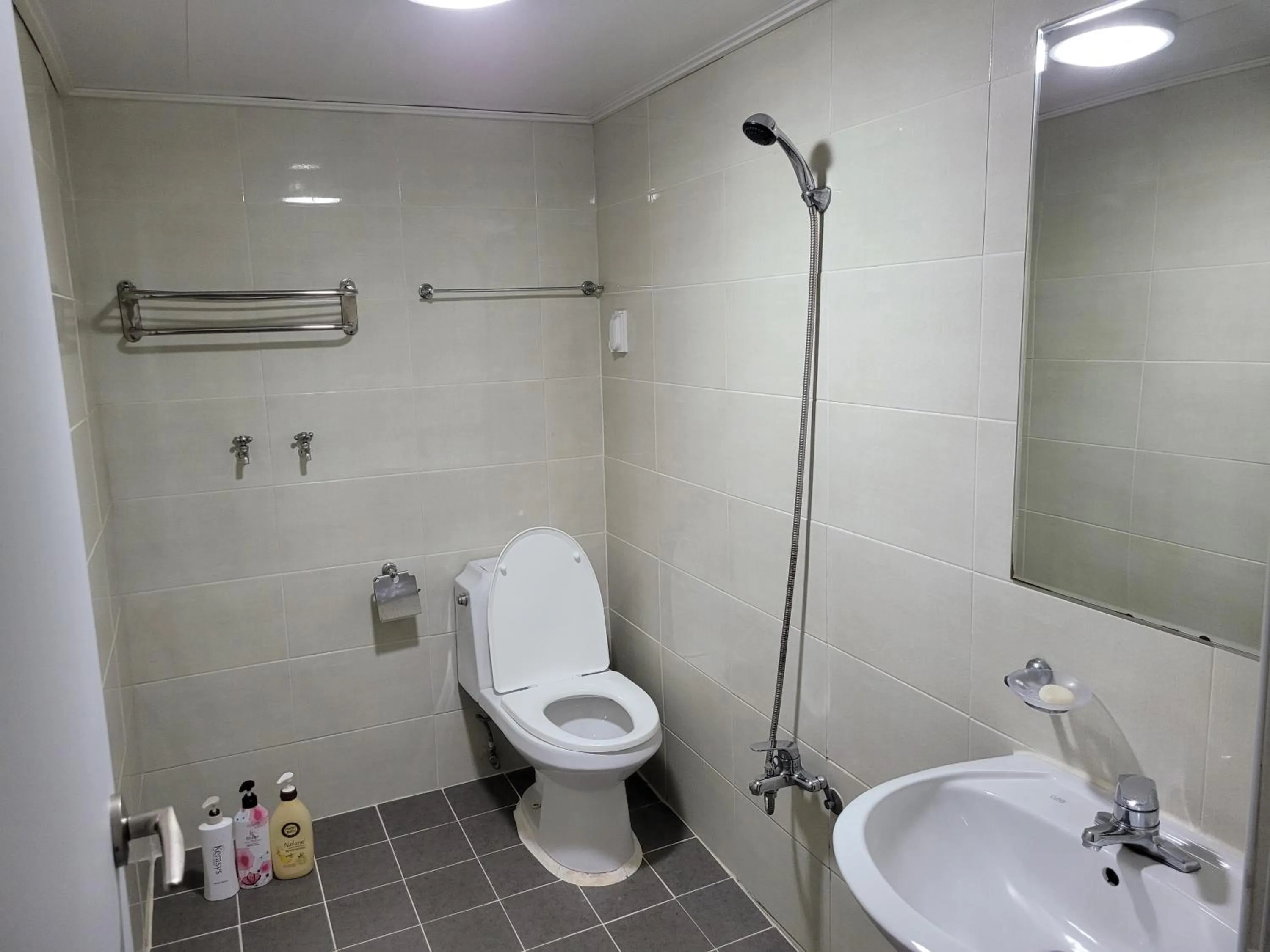 Able Guesthouse Hongdae