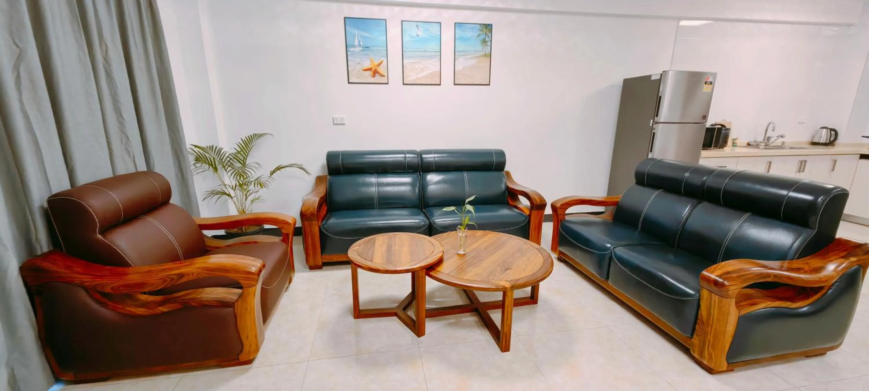 Living room in Ocean Breeze Apartment Hotel