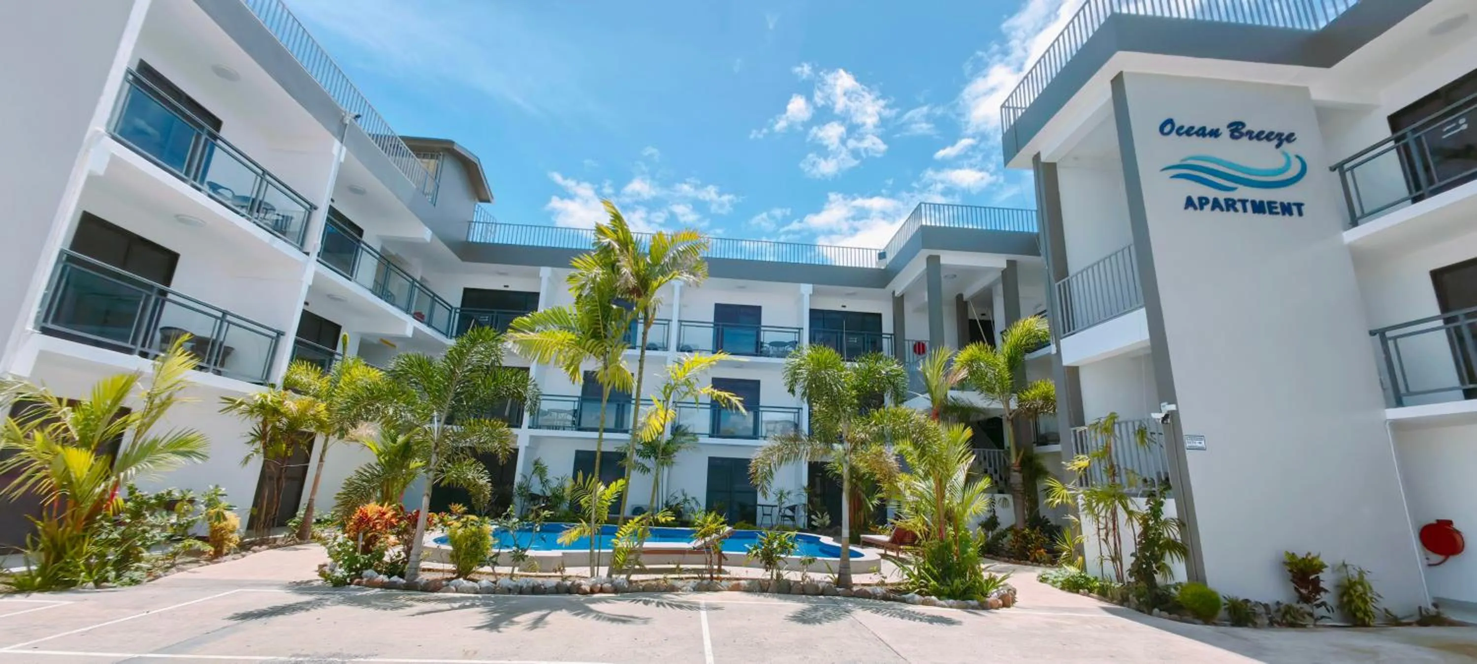 Property building in Ocean Breeze Apartment Hotel