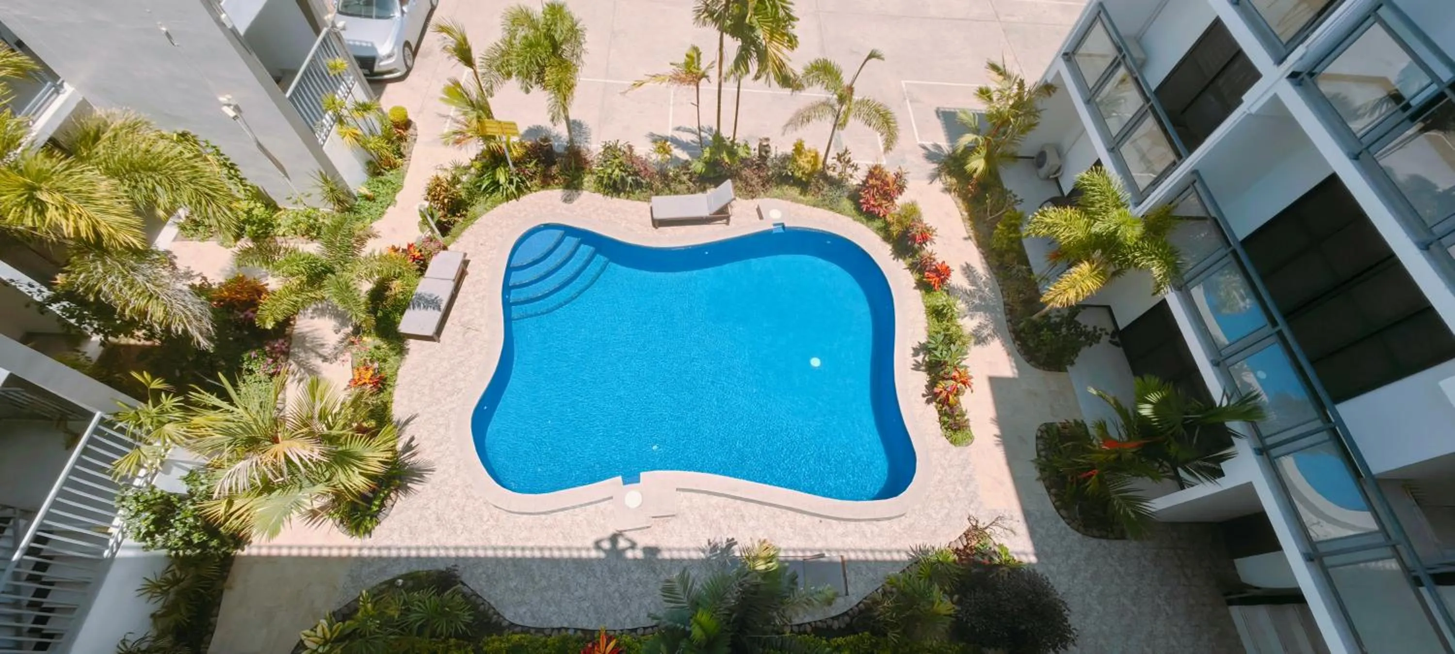 Property building in Ocean Breeze Apartment Hotel