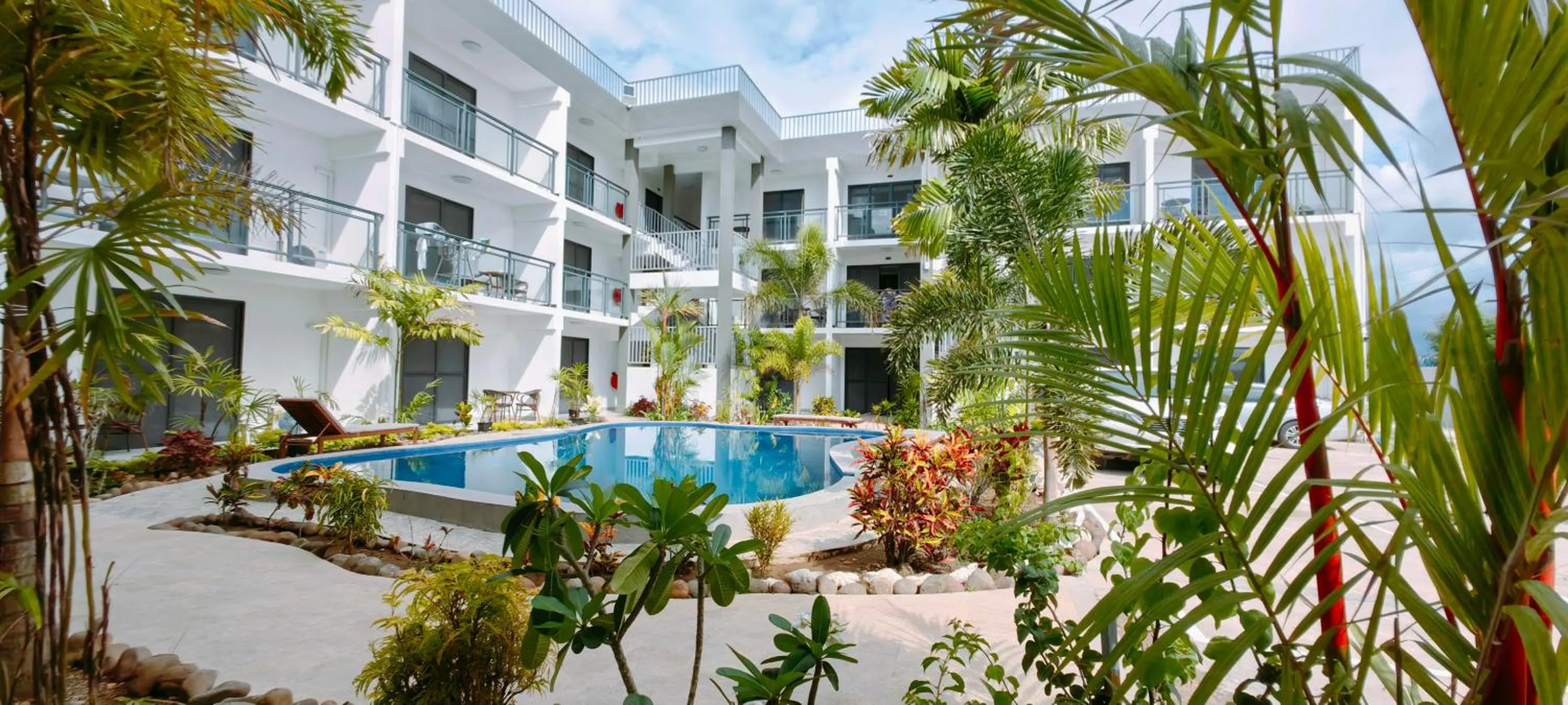 Property building in Ocean Breeze Apartment Hotel