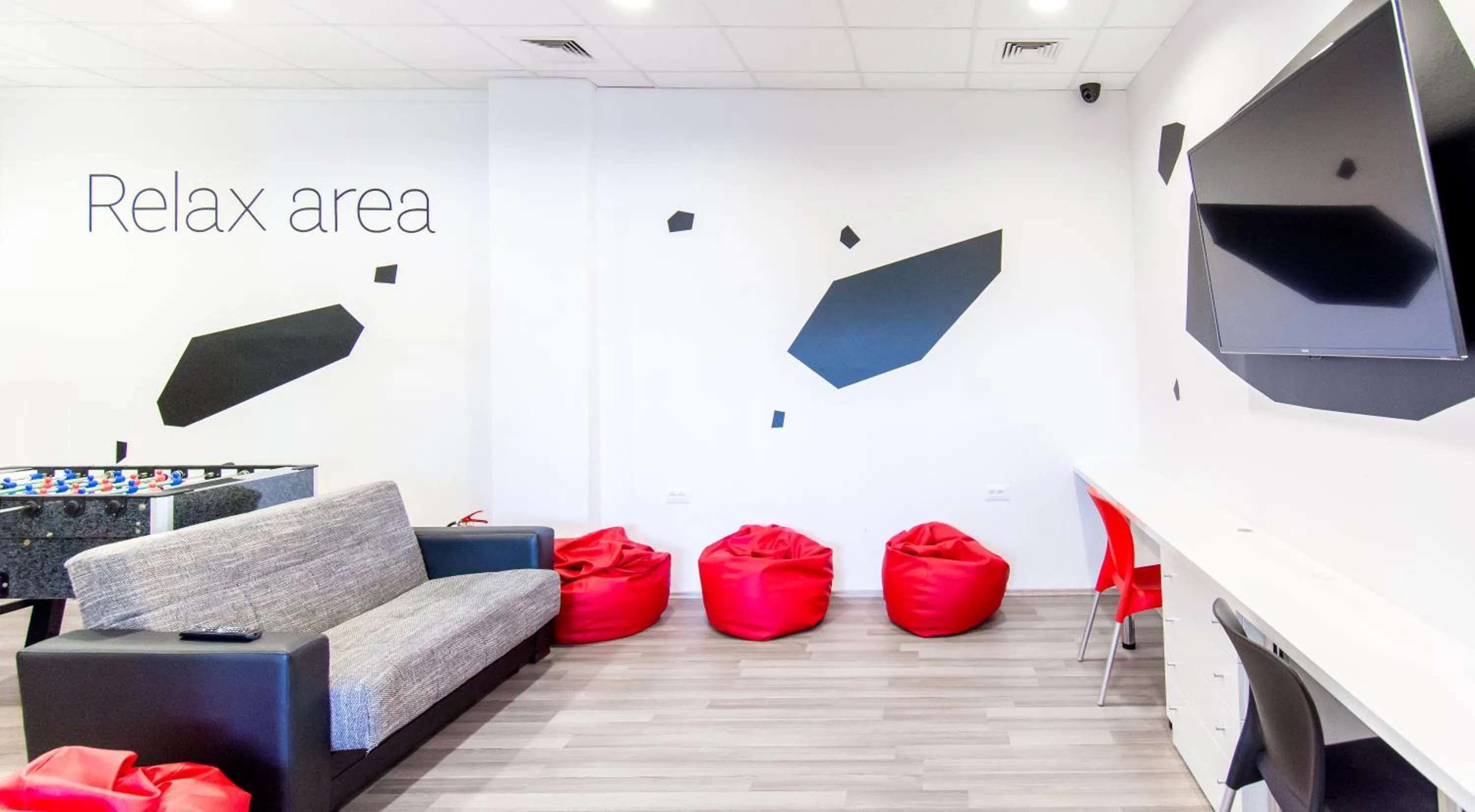 Communal lounge/ TV room in Design Hostel 101 Dalmatinac