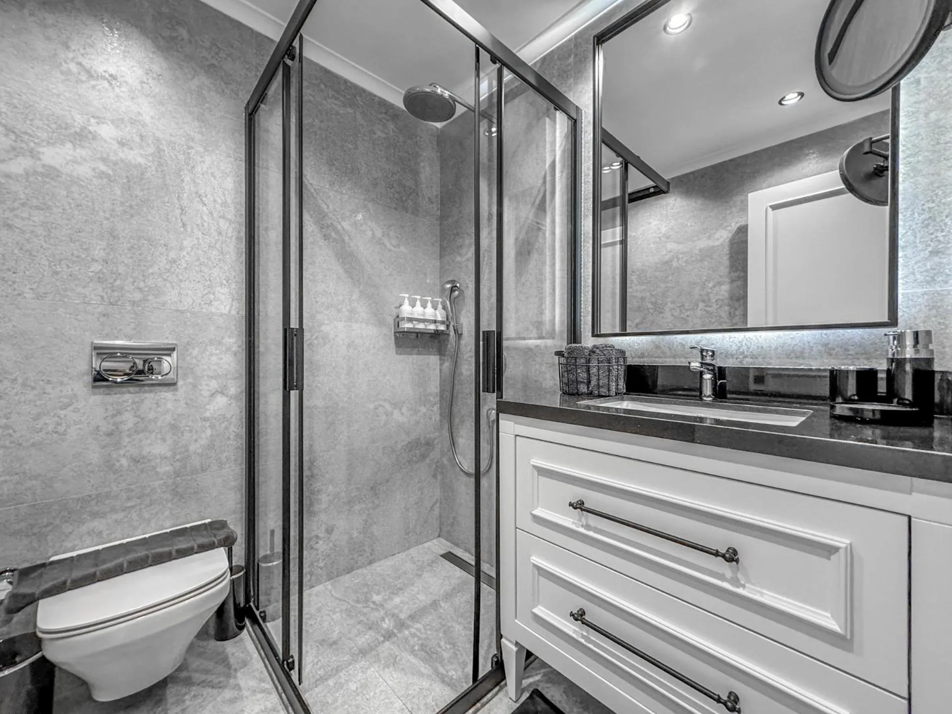 Ena Boutique Hotel & Residences