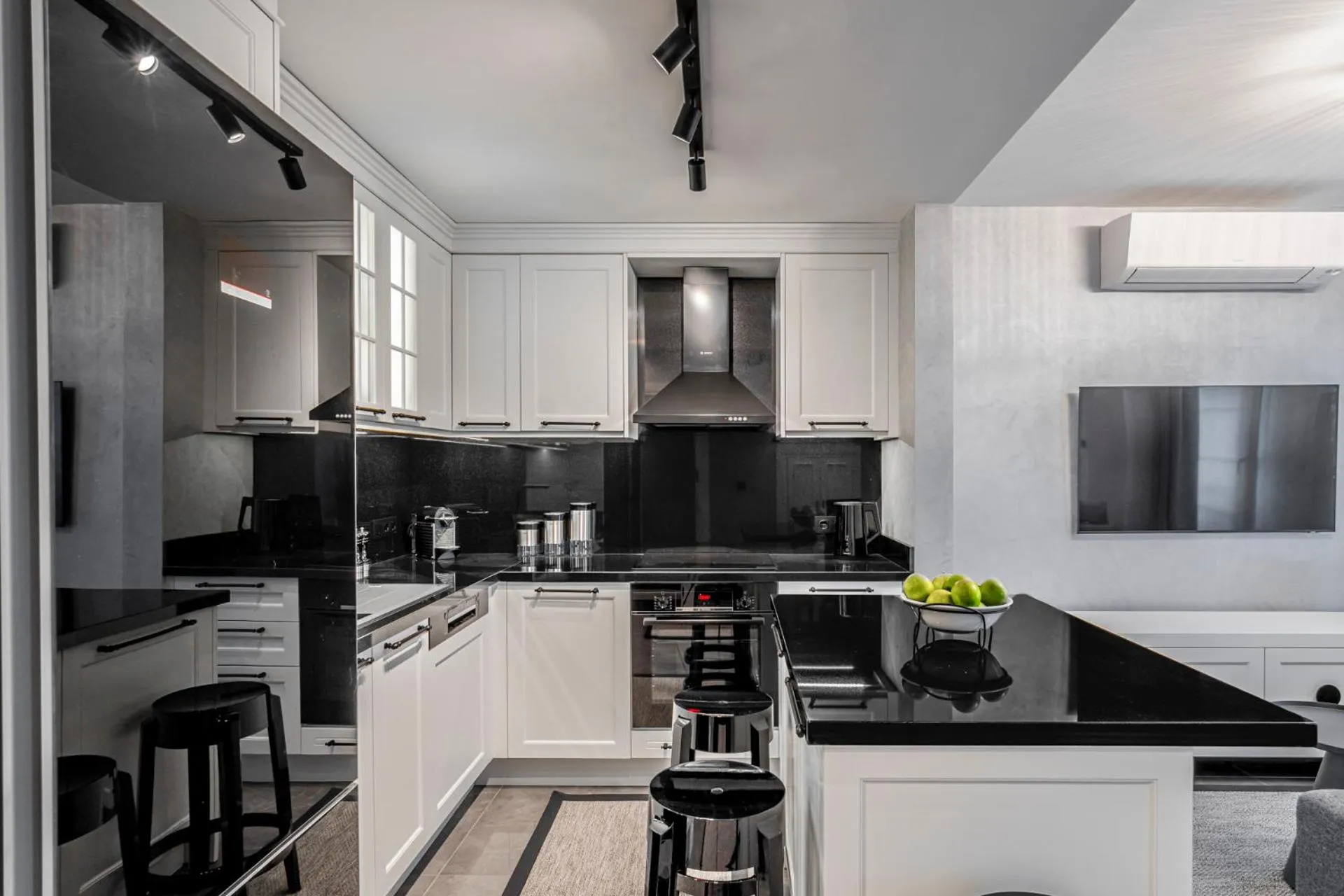 Ena Boutique Hotel & Residences