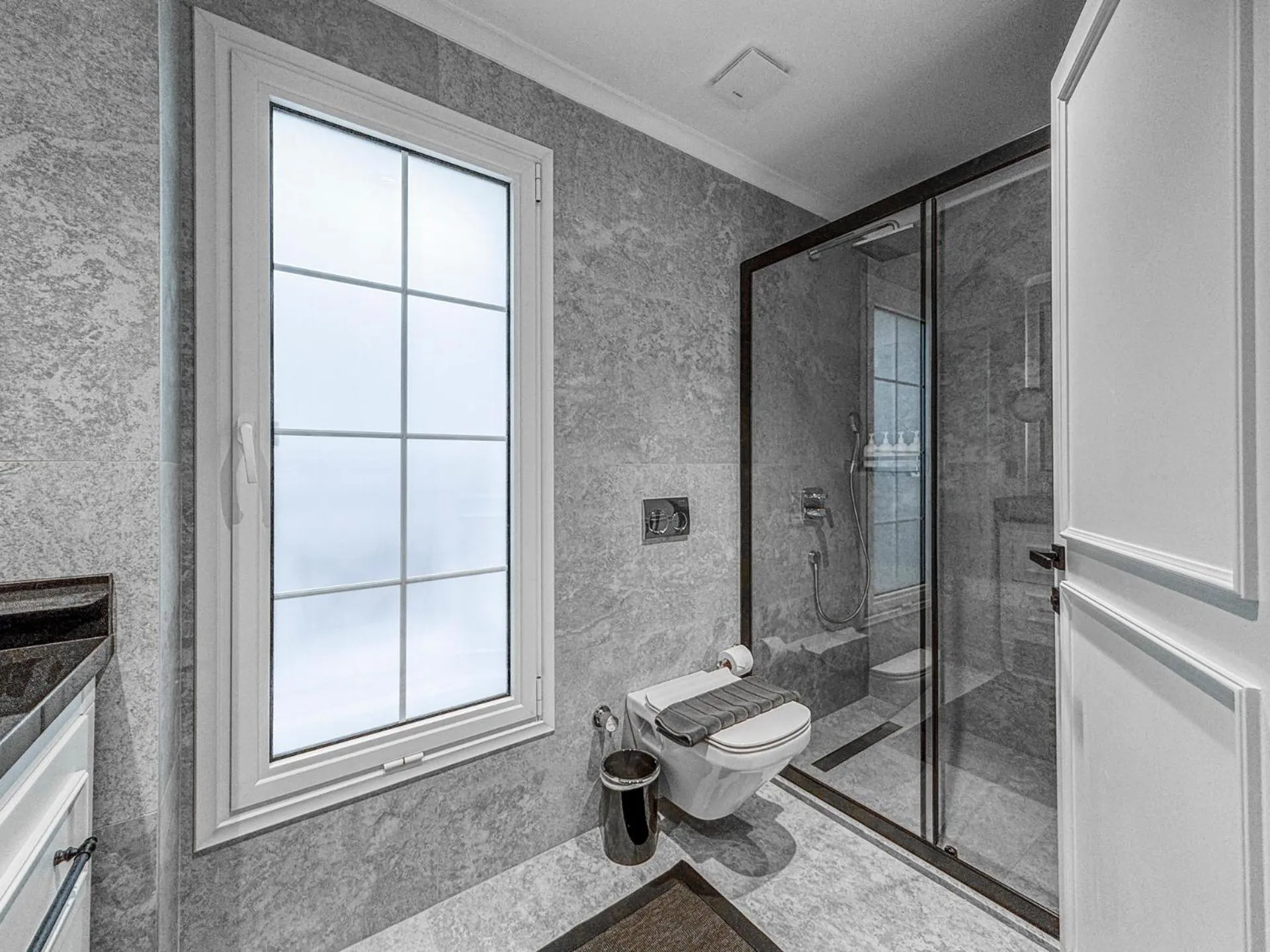 Ena Boutique Hotel & Residences