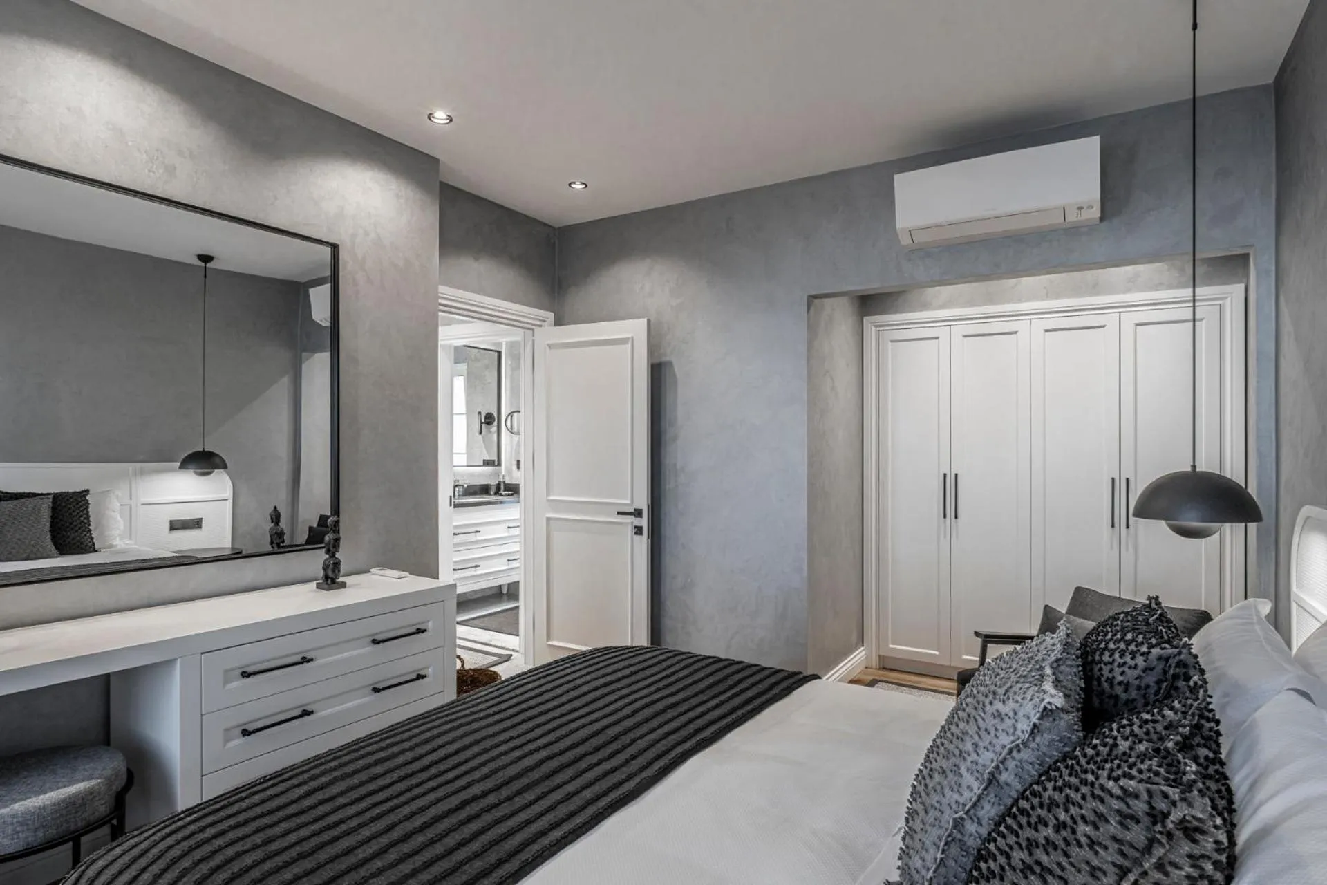 Bed in Ena Boutique Hotel & Residences