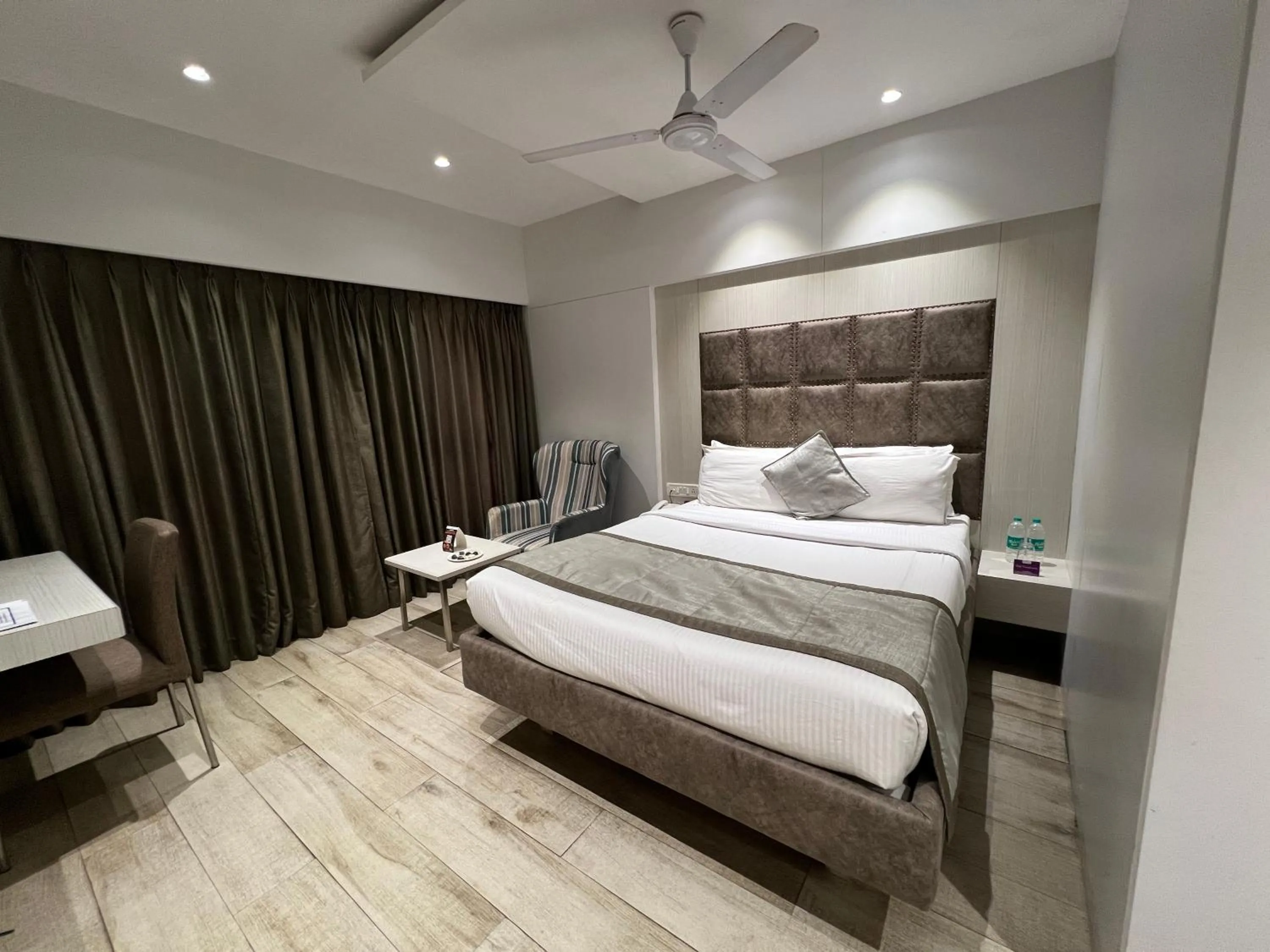 Bed in VITS Shalimar, Ankleshwar