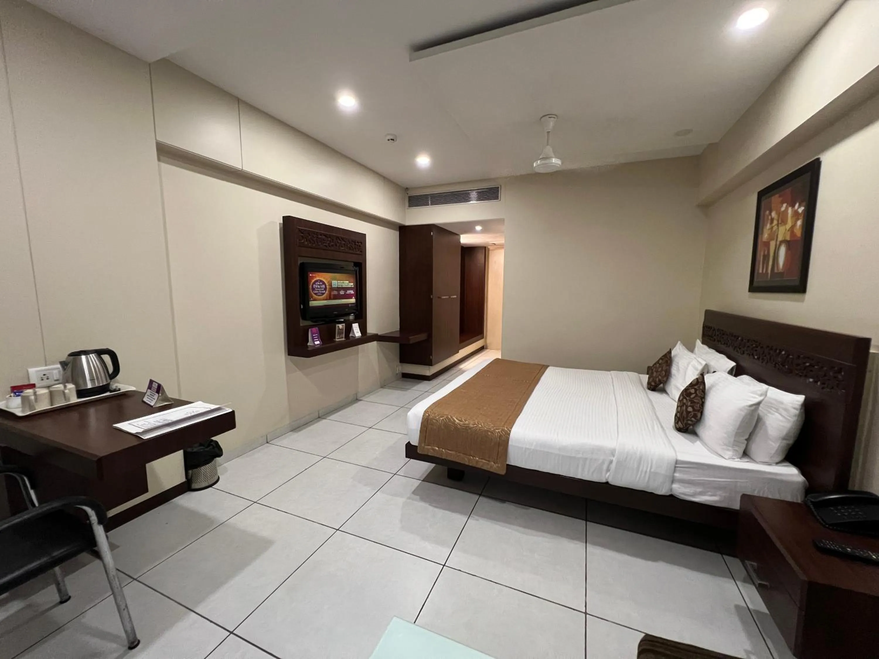 Bed in VITS Shalimar, Ankleshwar