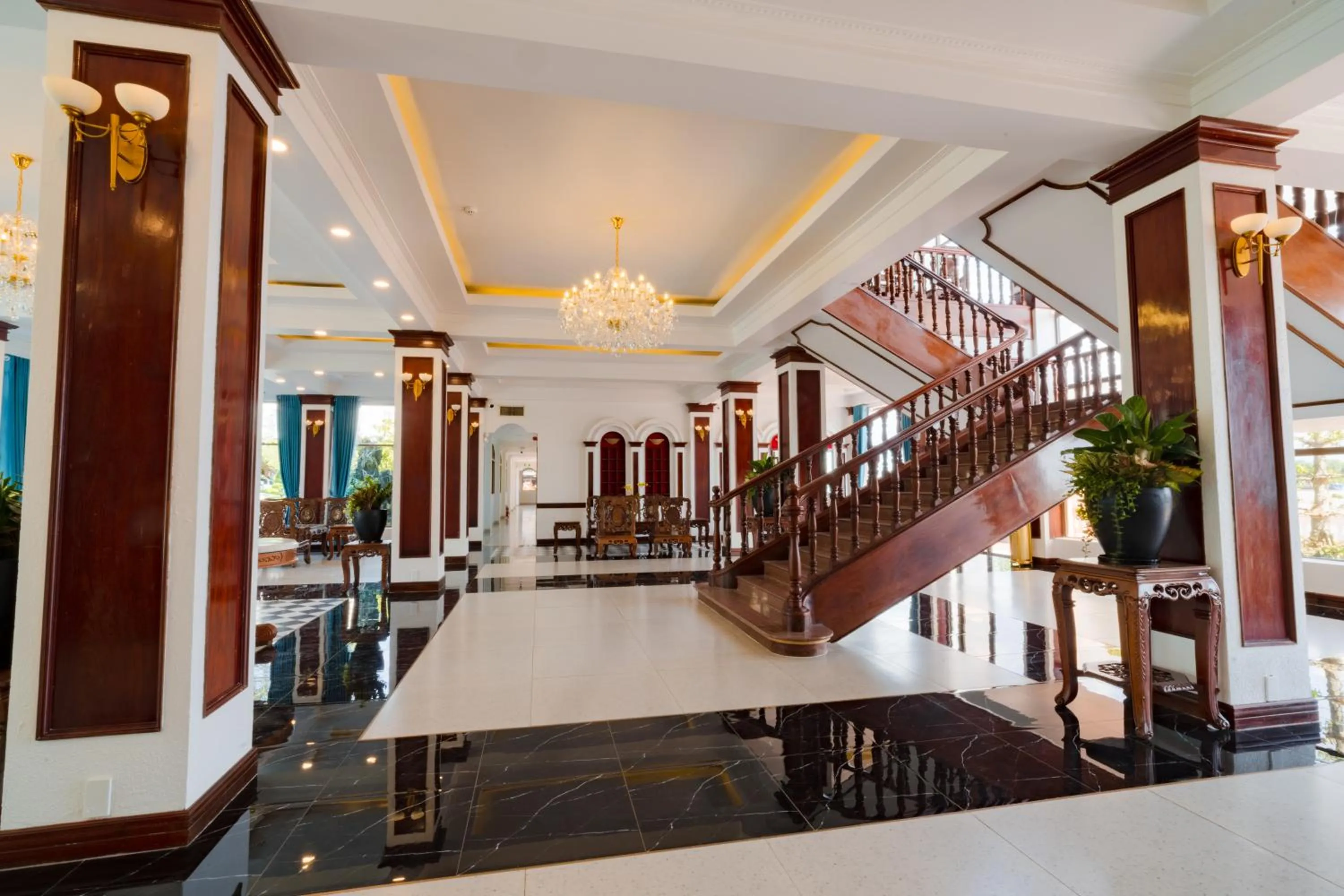 Lobby or reception in CHUONG DUONG HOTEL
