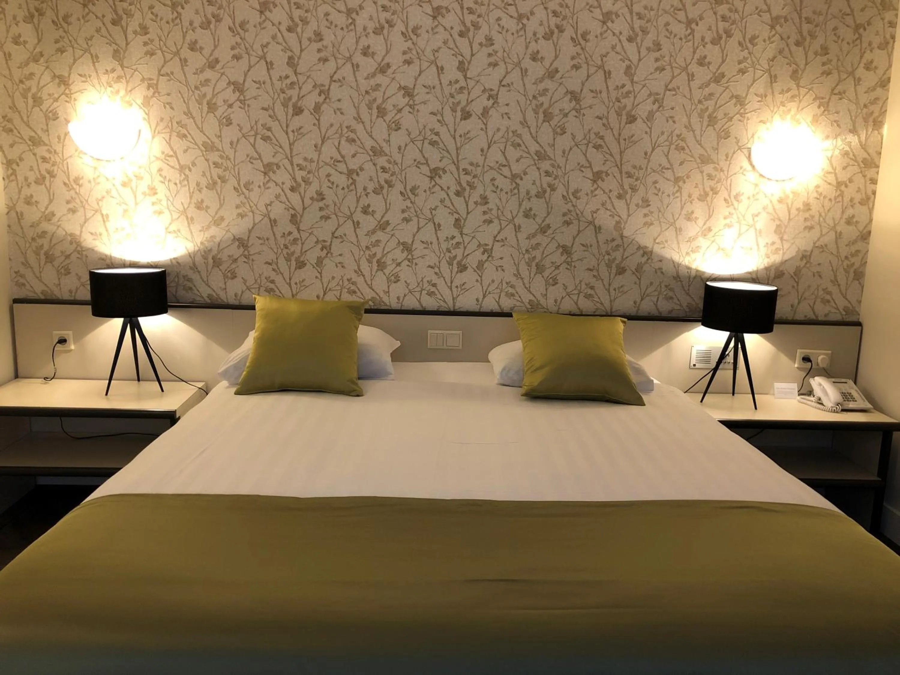 Bedroom, Bed in Fletcher Hotel-Restaurant Oud London