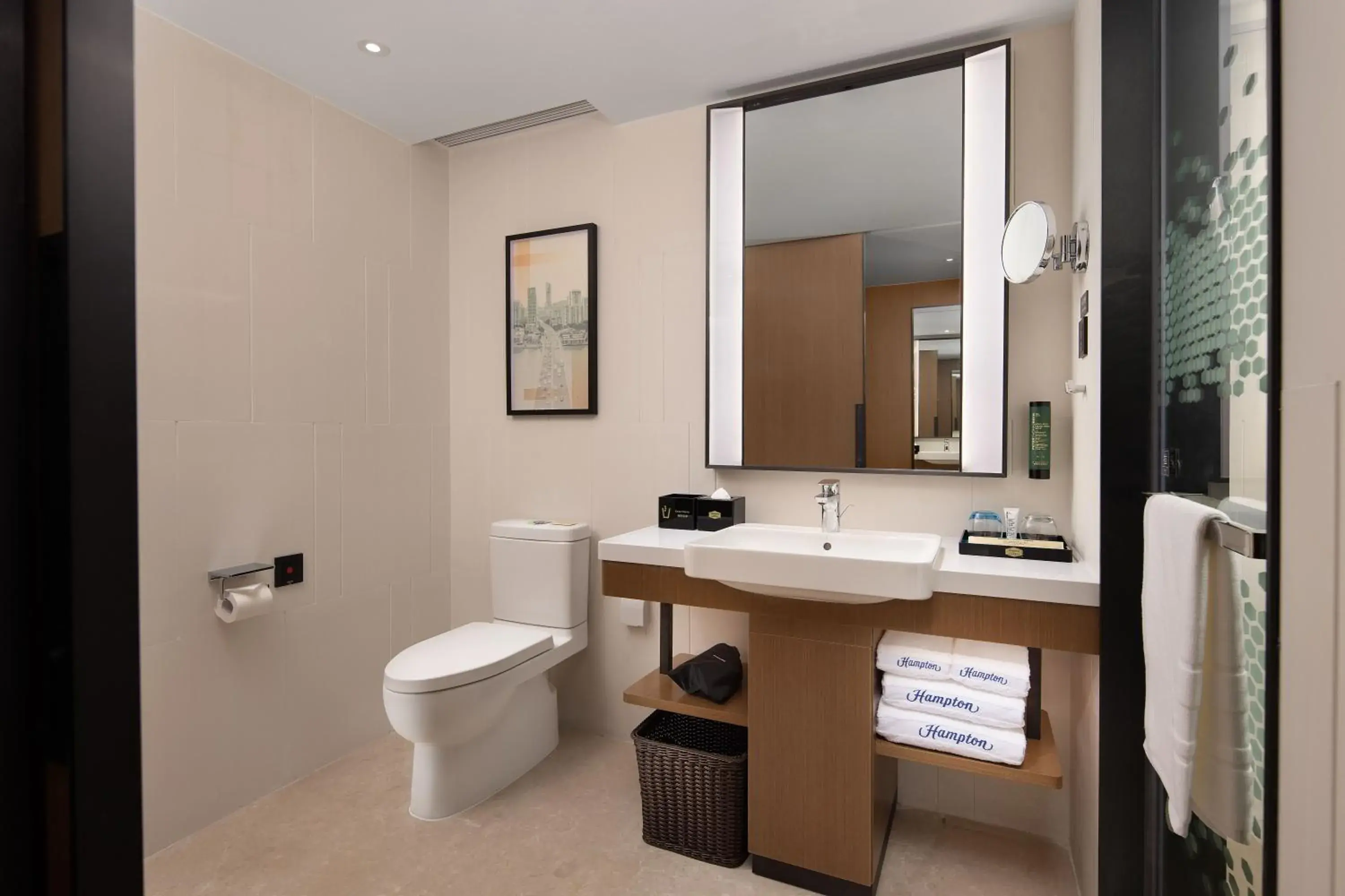 Superior Twin Room in Hampton by Hilton Guangzhou Luoxi Superior Twin Room in Hampton by Hilton Guangzhou Luoxi