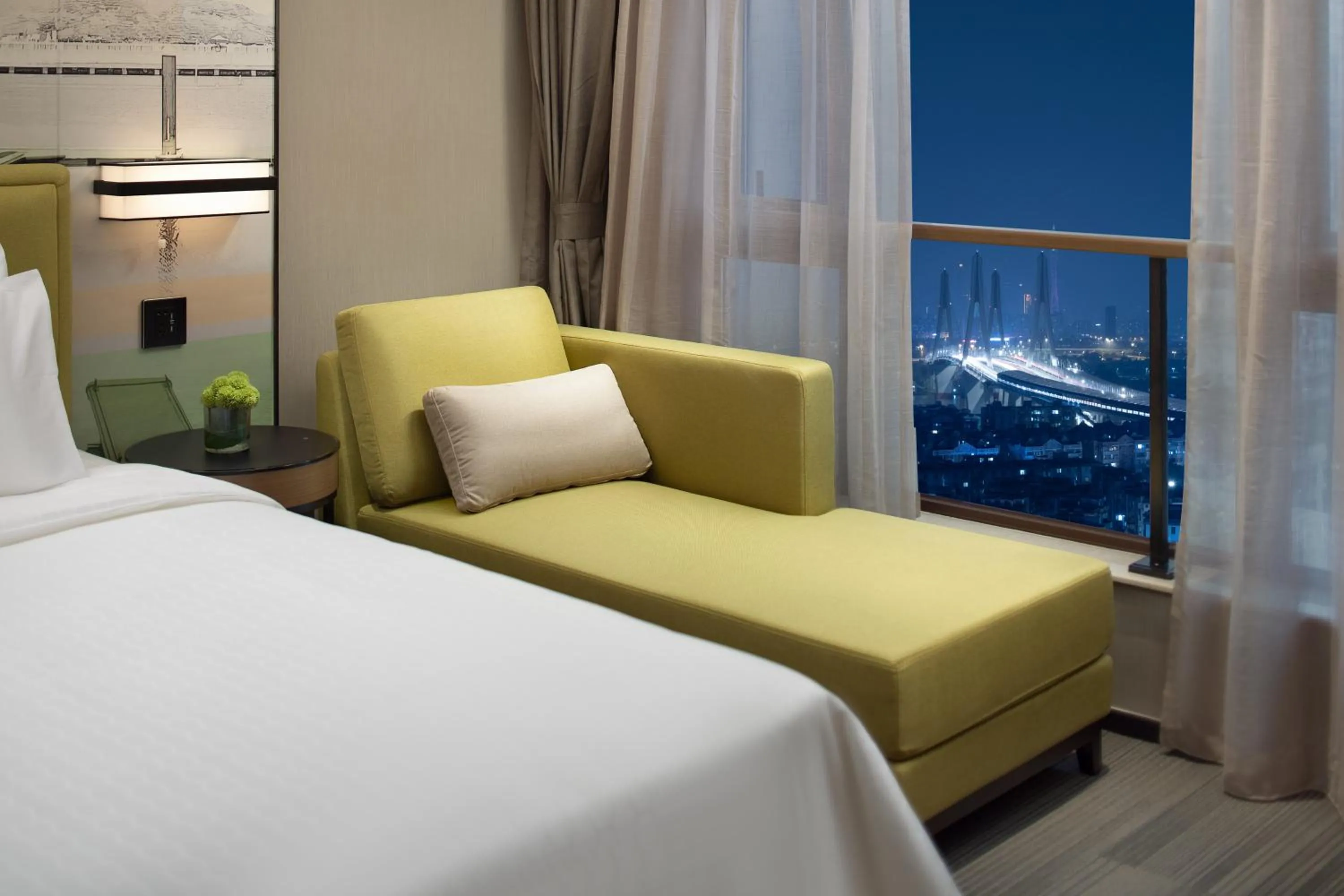 Photo of the whole room in Hampton by Hilton Guangzhou Luoxi