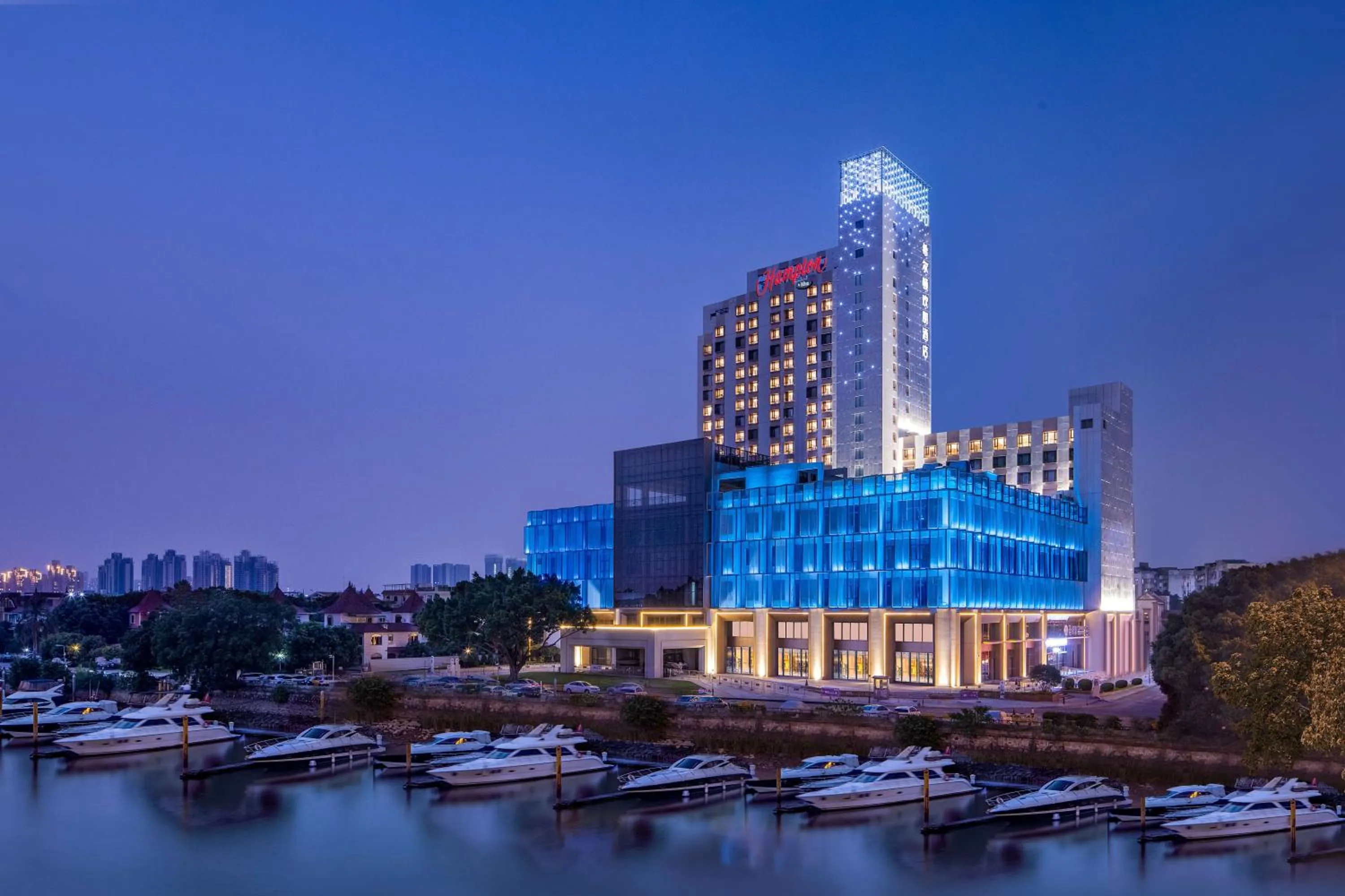 Property building in Hampton by Hilton Guangzhou Luoxi
