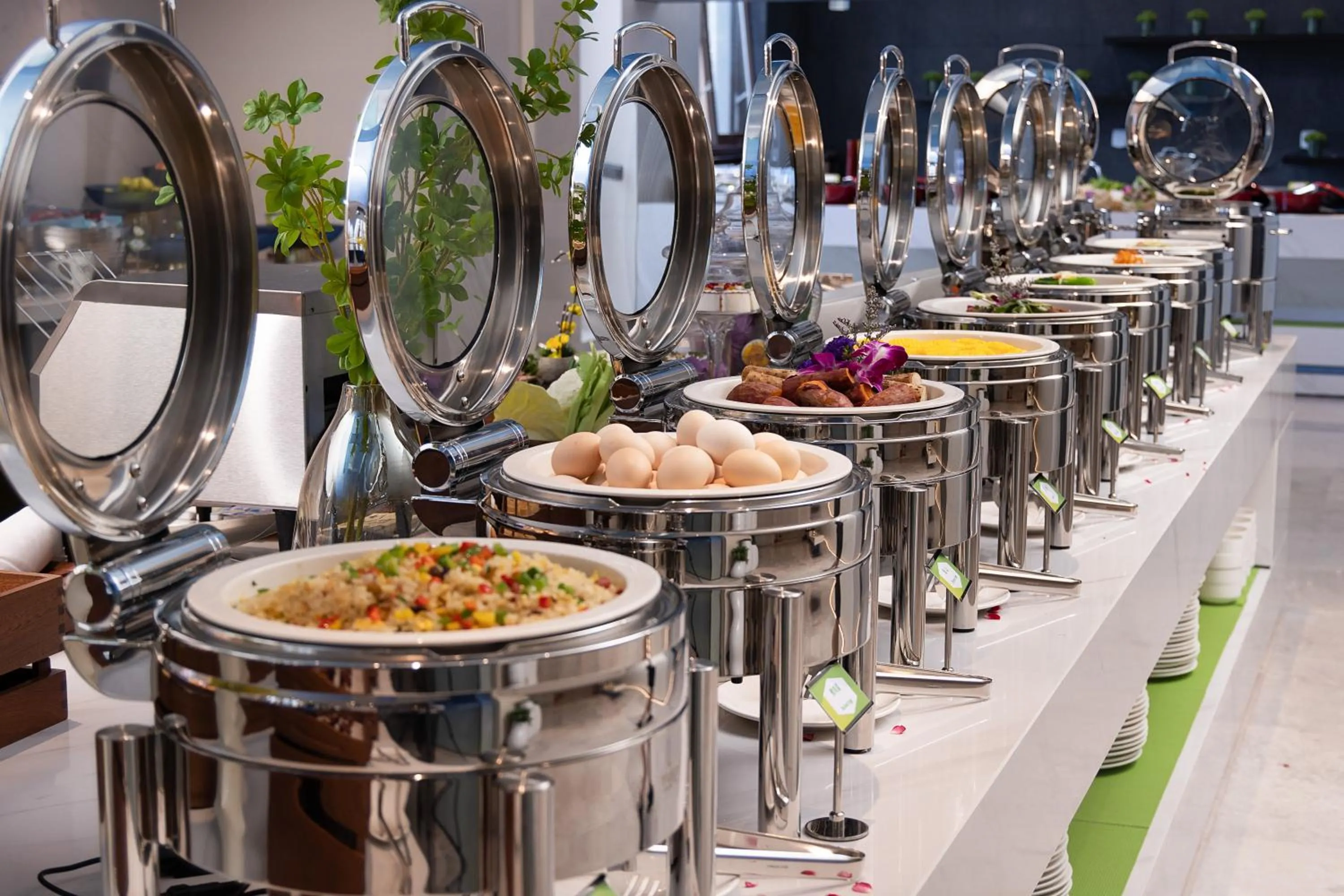 Buffet breakfast in Hampton by Hilton Guangzhou Luoxi