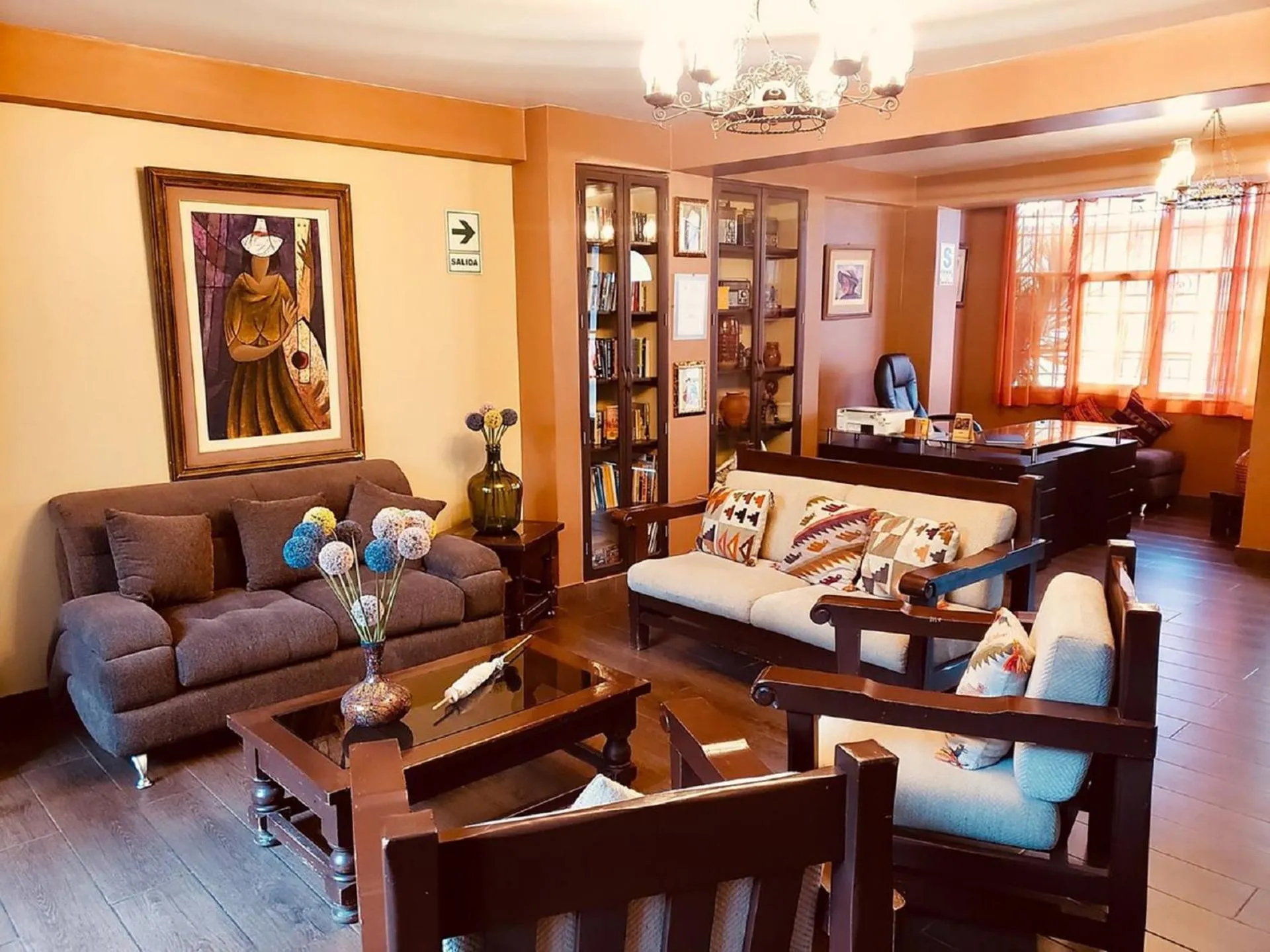 Communal lounge/ TV room in Hotel de Turistas Huaraz