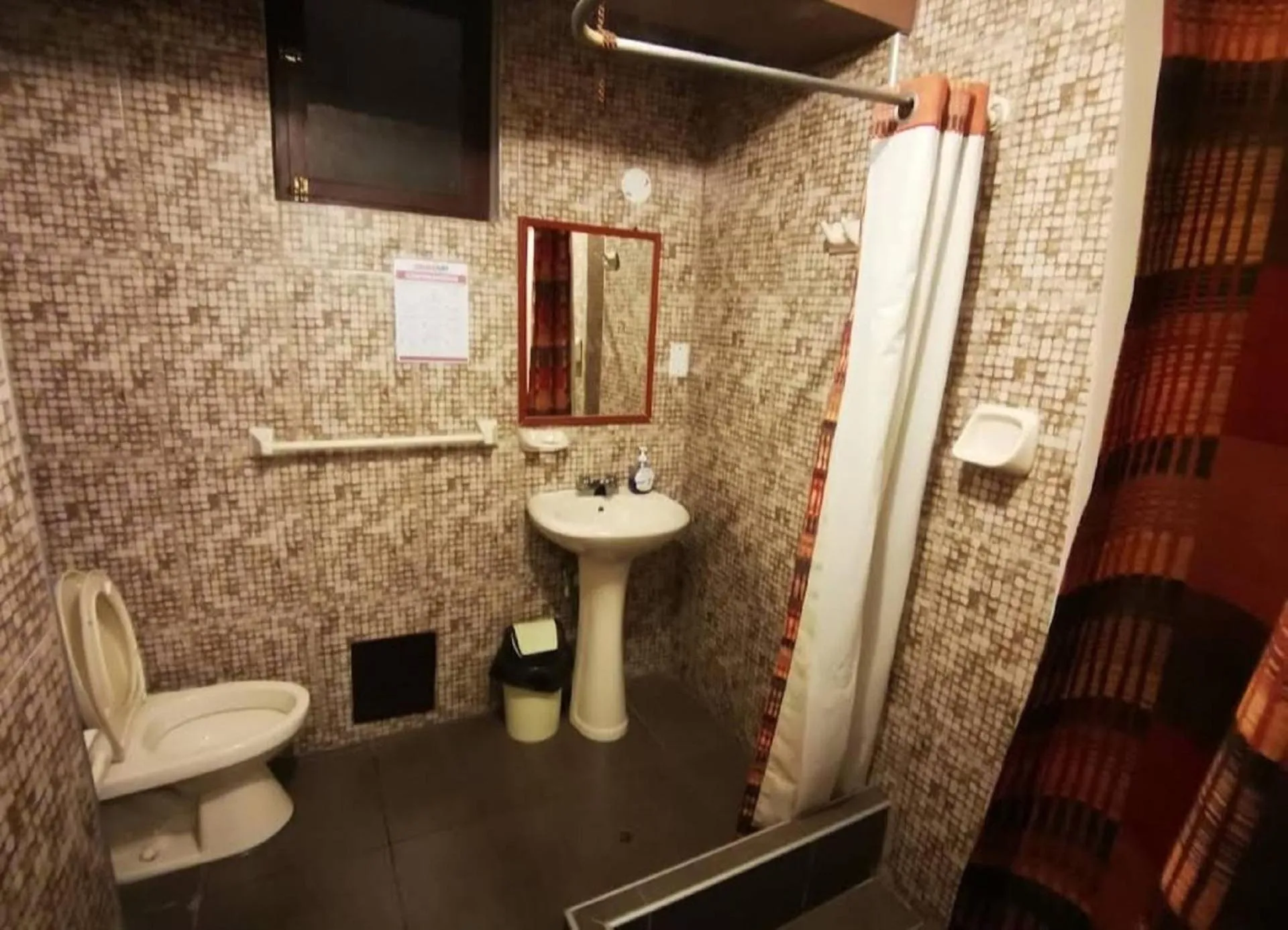 Bathroom in Hotel de Turistas Huaraz