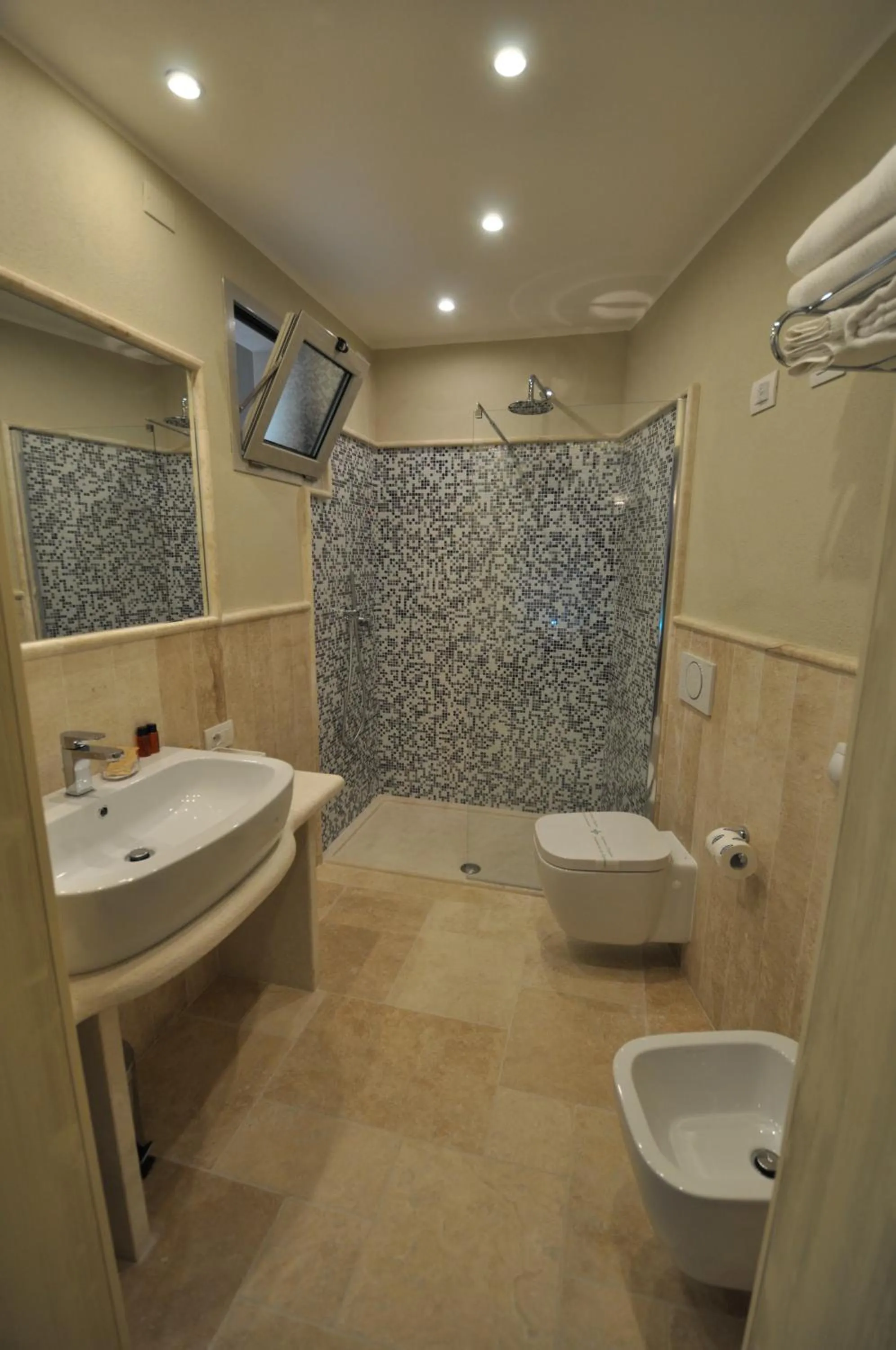 Bathroom in Domu Noa Hotel