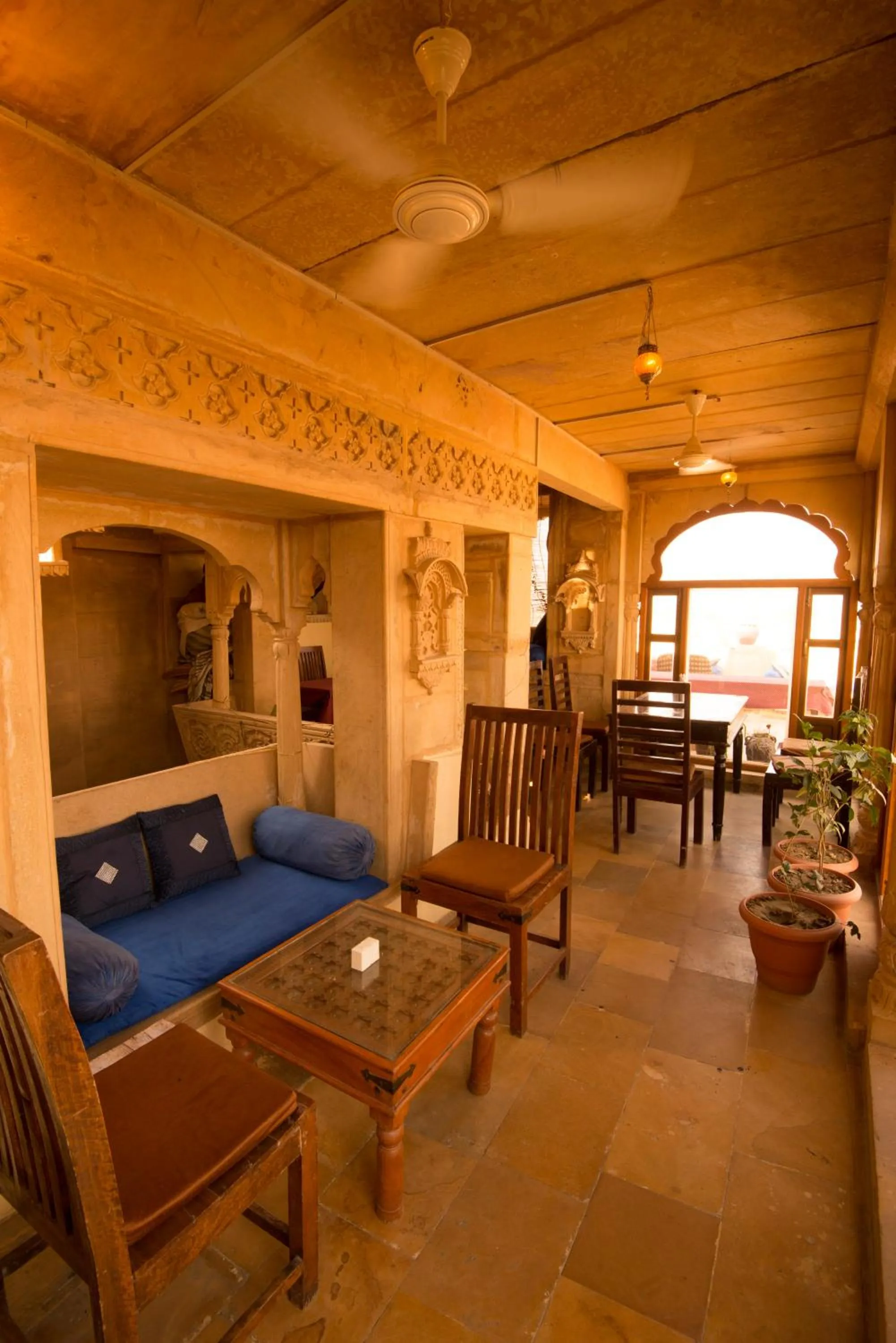 Restaurant/places to eat in Hotel Garh Jaisal Haveli