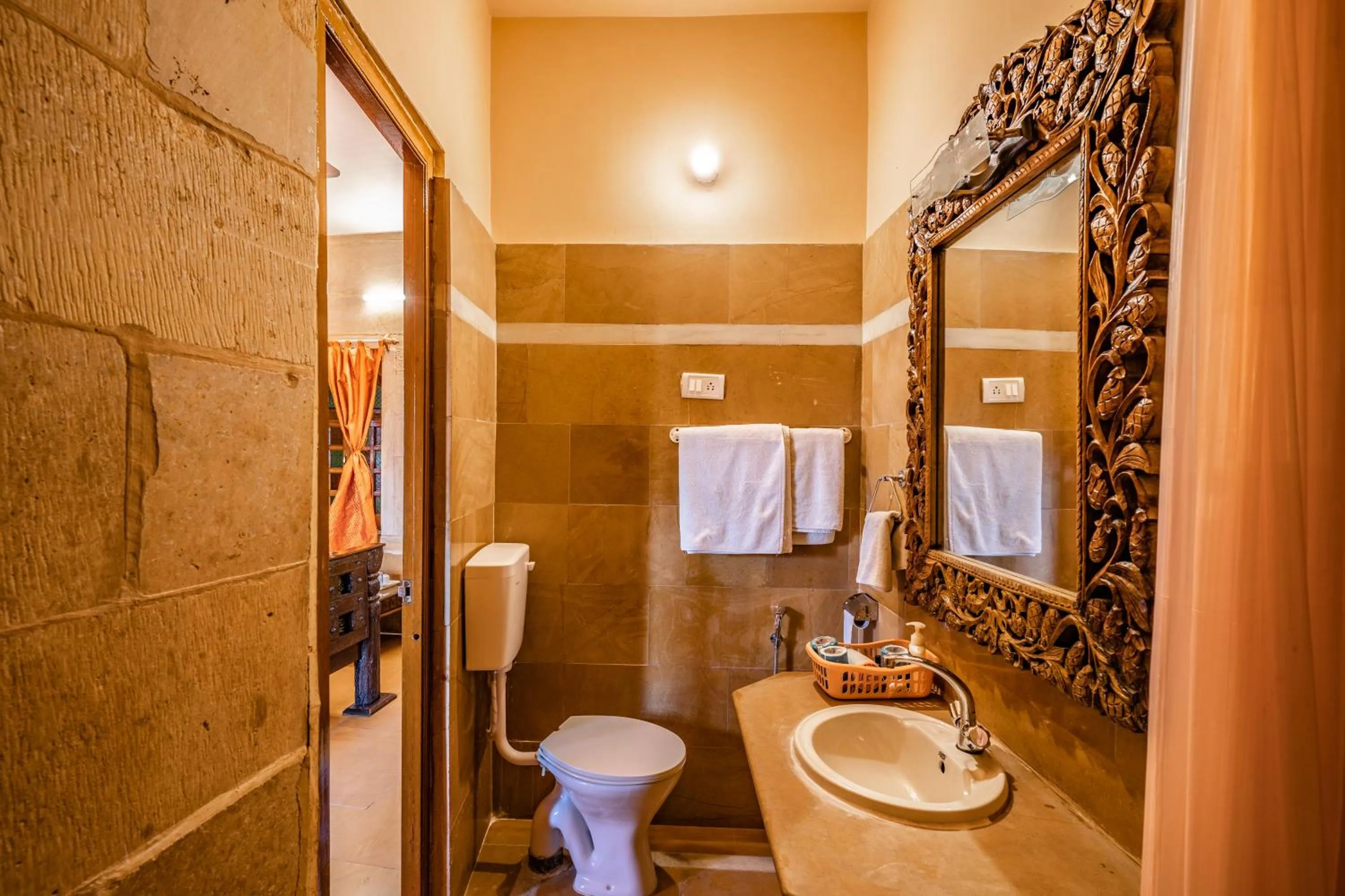 Shower in Hotel Garh Jaisal Haveli