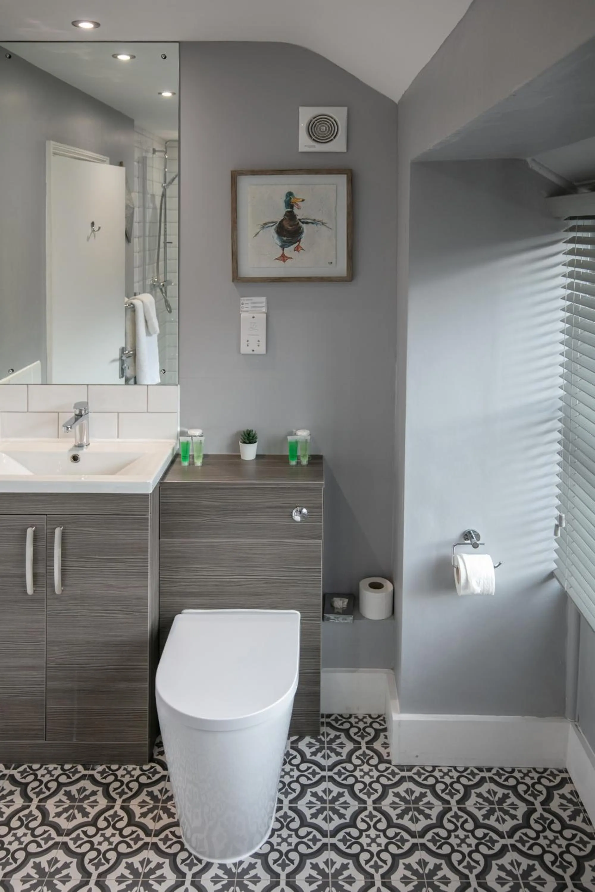 Bathroom in George Hotel, BW Signature Collection