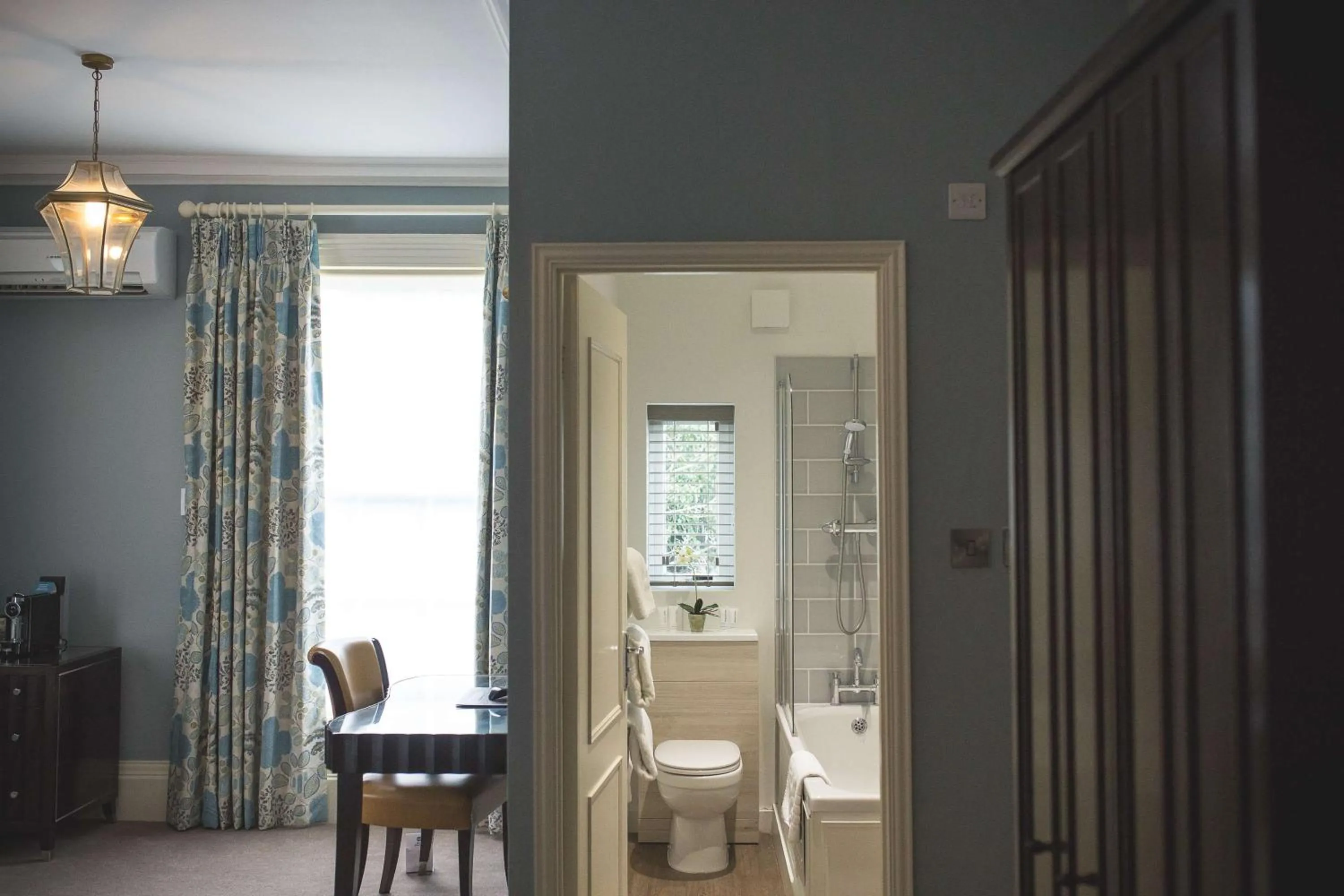 Bedroom in George Hotel, BW Signature Collection