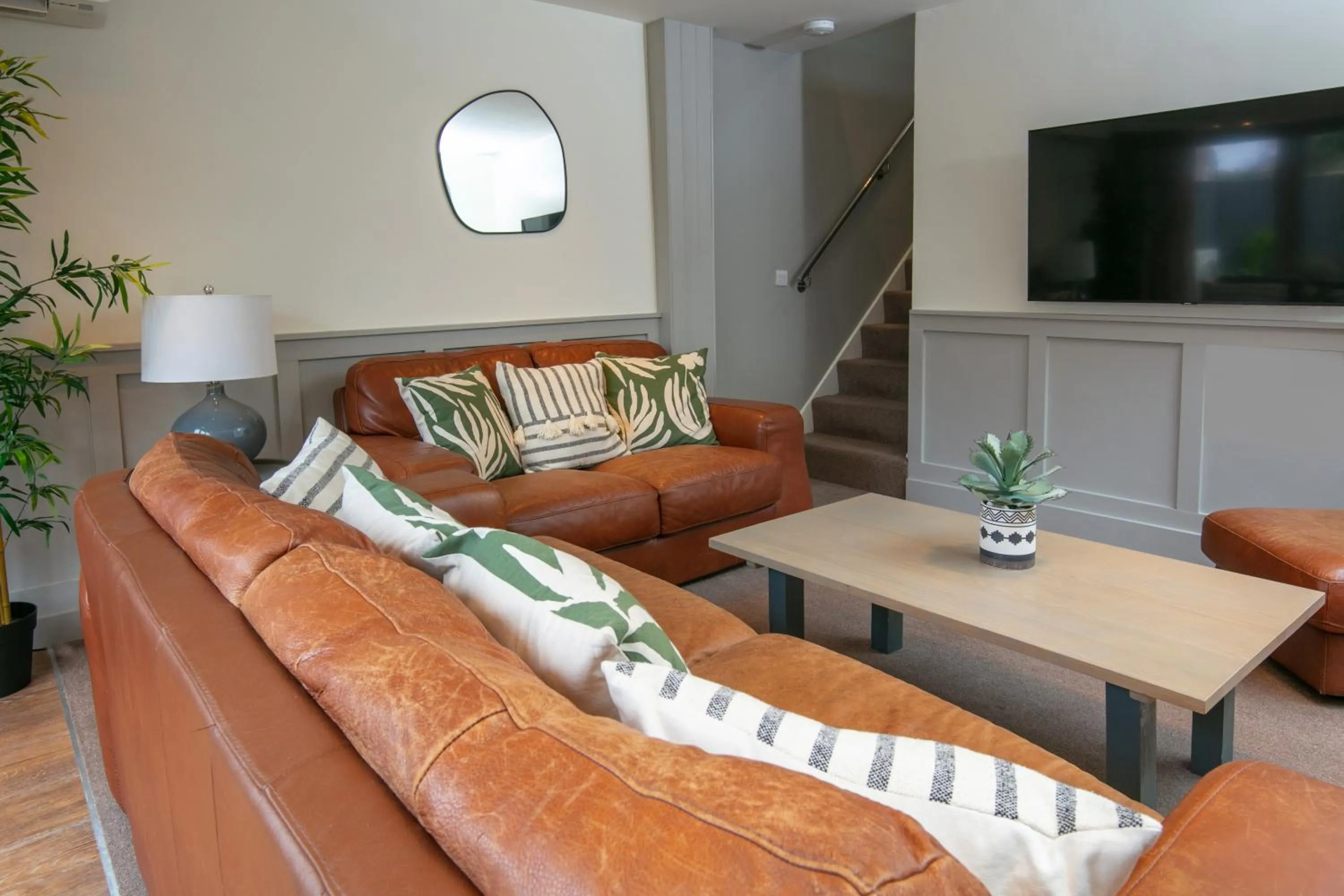 TV and multimedia in George Hotel, BW Signature Collection