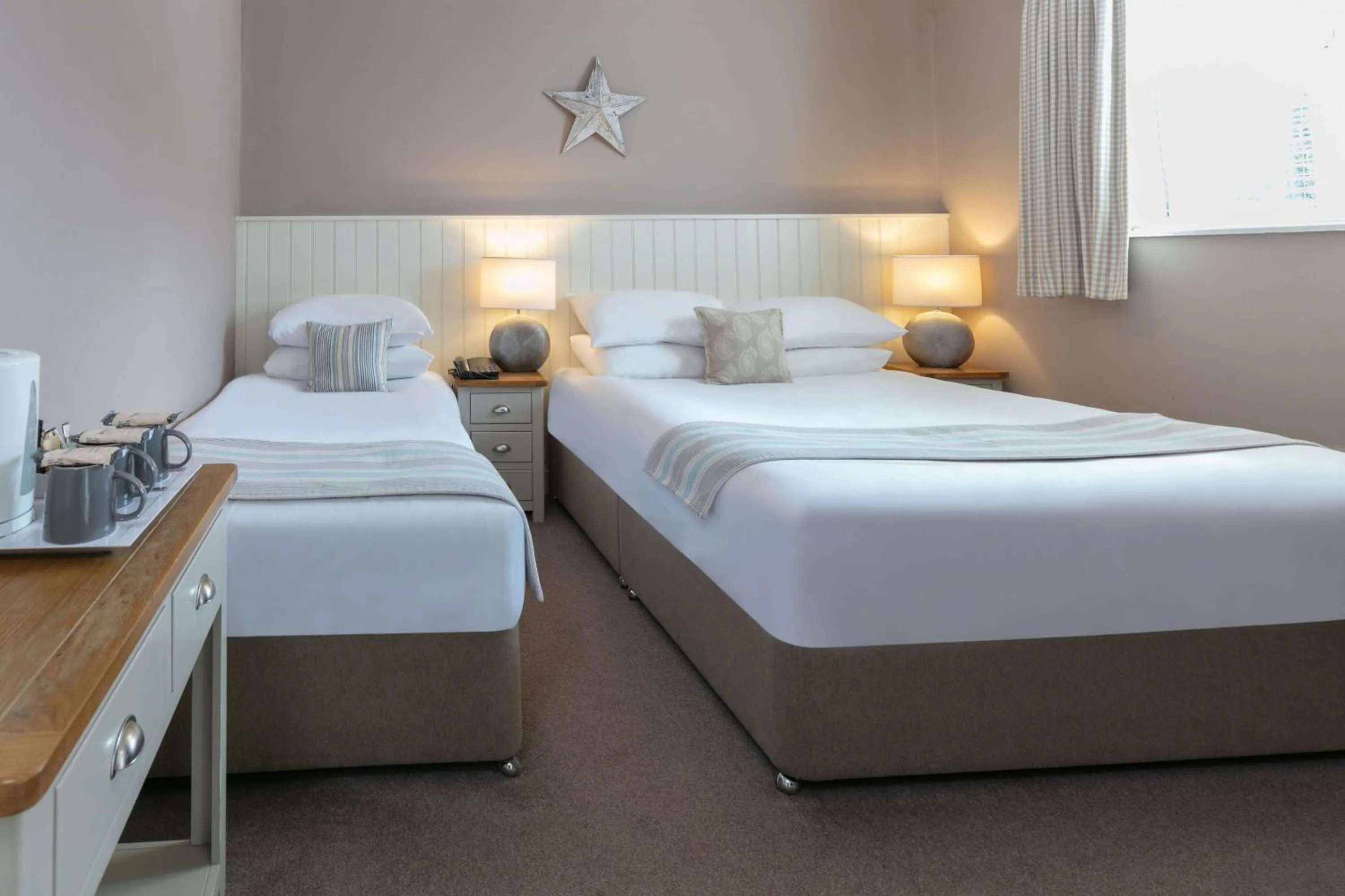 Bedroom, Bed in George Hotel, BW Signature Collection